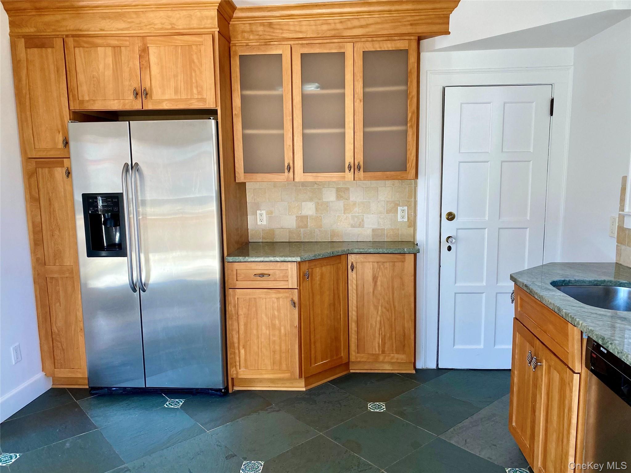 34 Maplewood Street, Larchmont, NY 10538