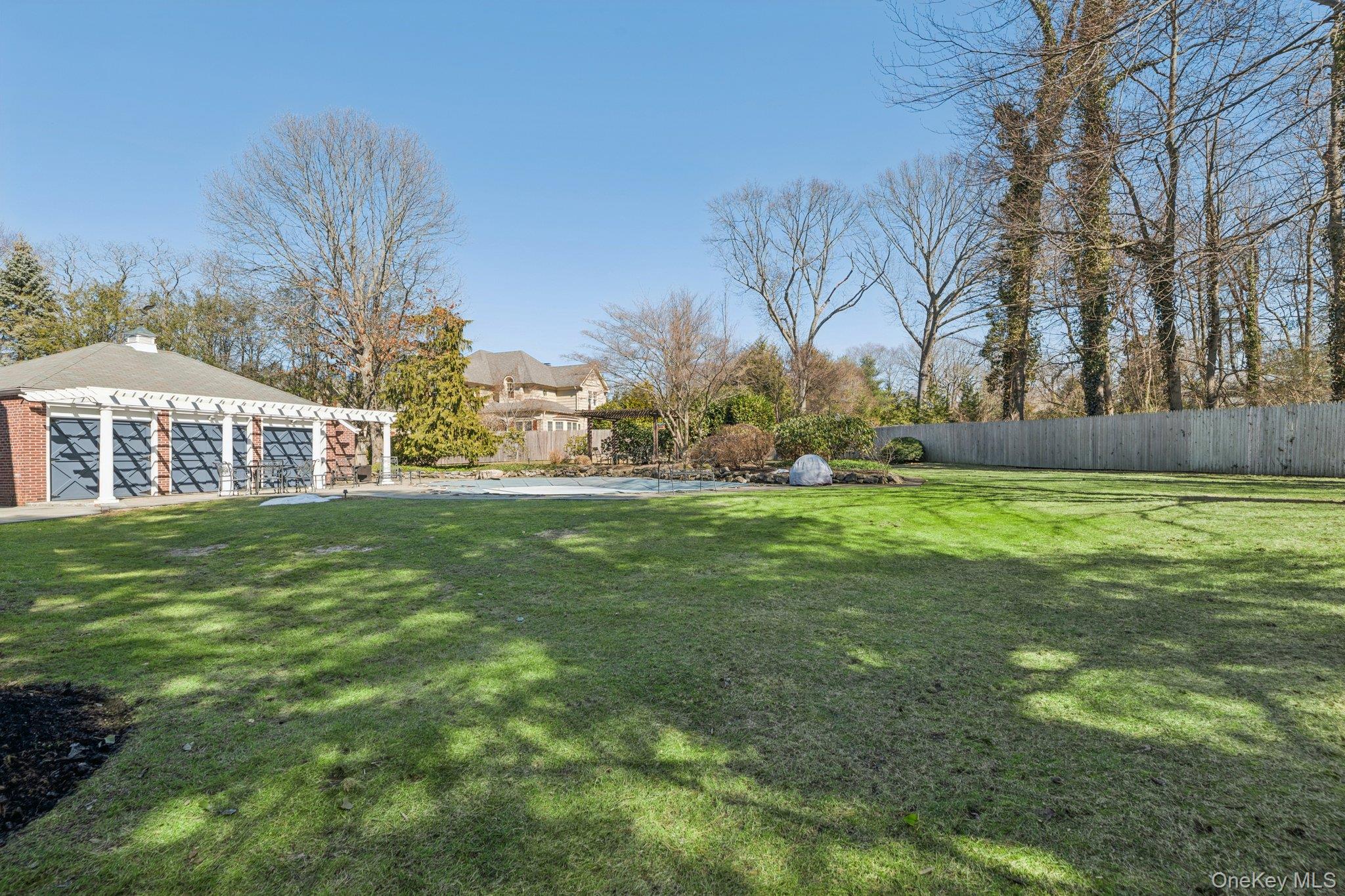 31 Fox Hunt Lane, Cold Spring Harbor, NY 11724