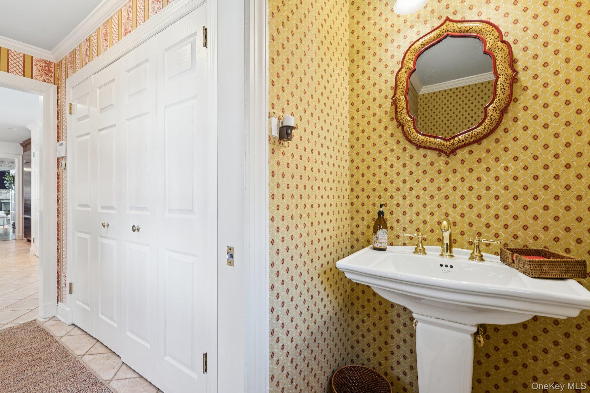 31 Fox Hunt Lane, Cold Spring Harbor, NY 11724