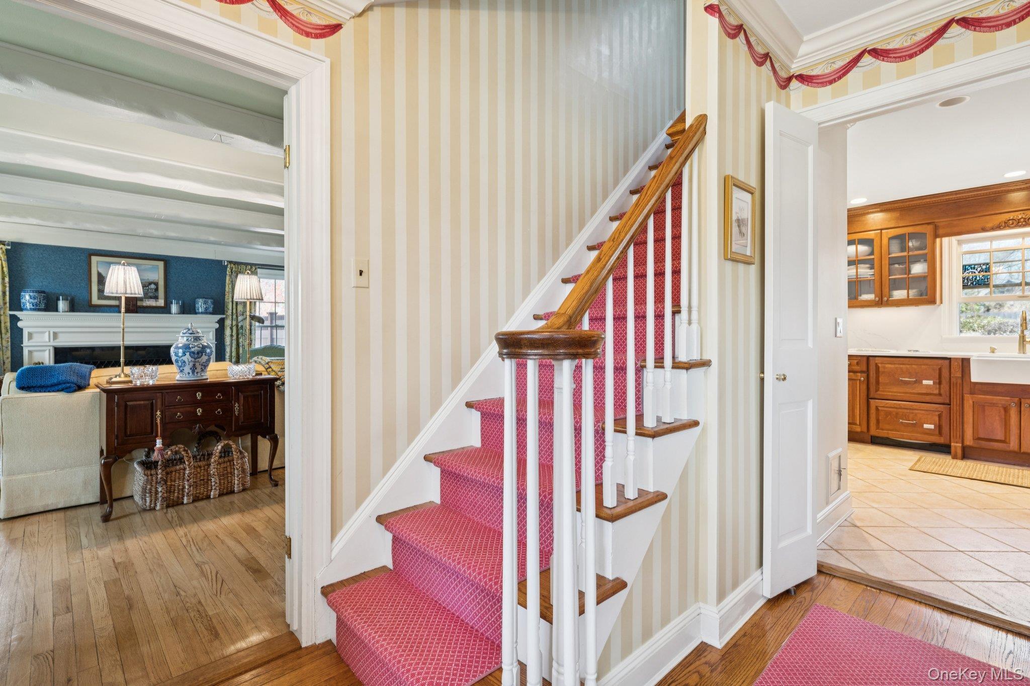 31 Fox Hunt Lane, Cold Spring Harbor, NY 11724