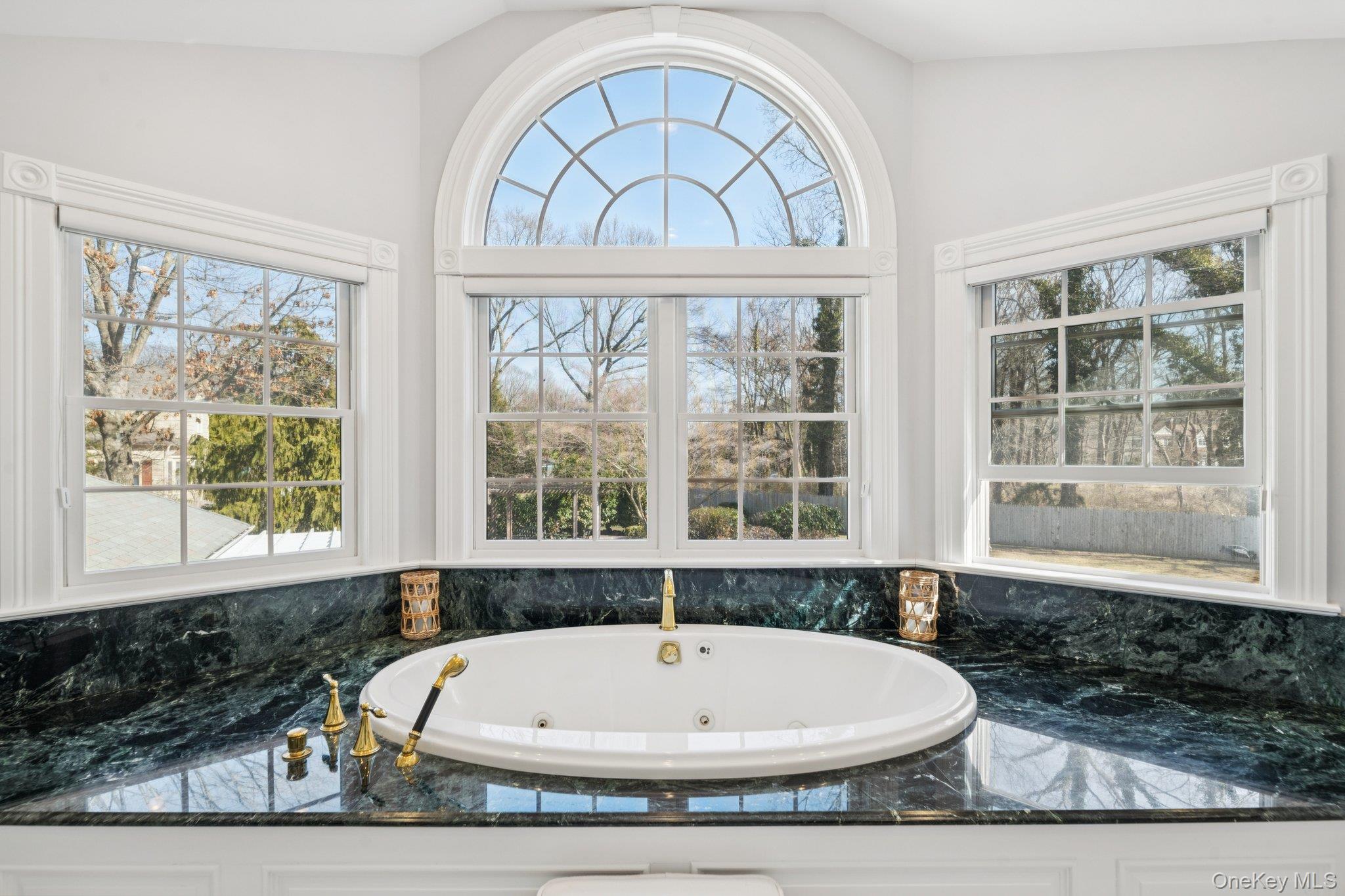 31 Fox Hunt Lane, Cold Spring Harbor, NY 11724