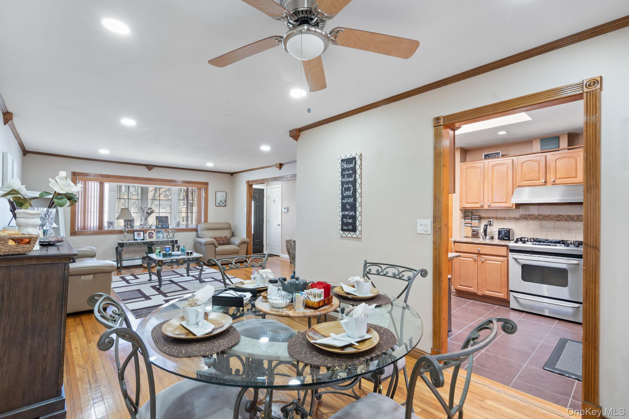 572 S Bayview Avenue, Freeport, NY 11520