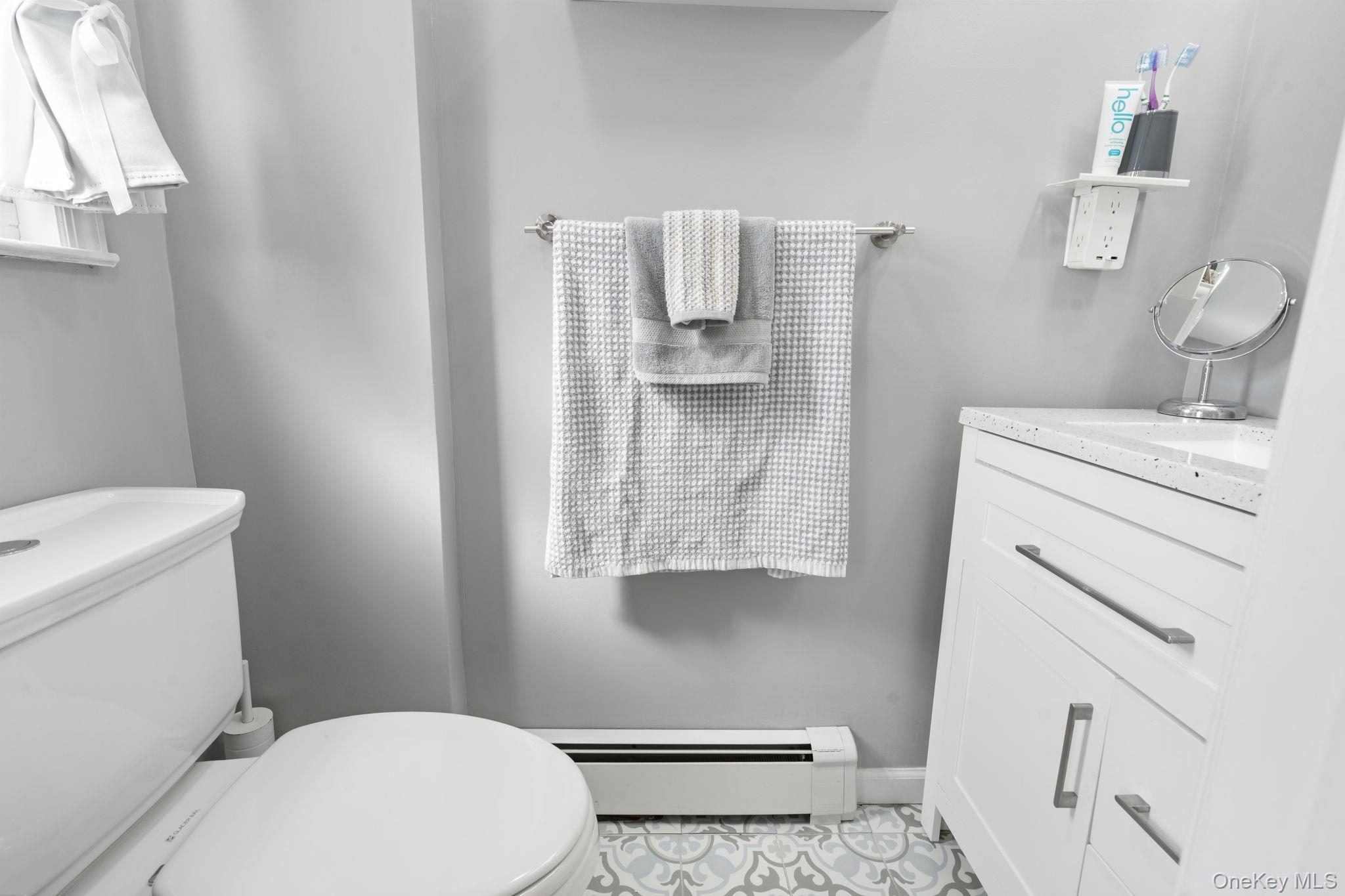 572 S Bayview Avenue, Freeport, NY 11520