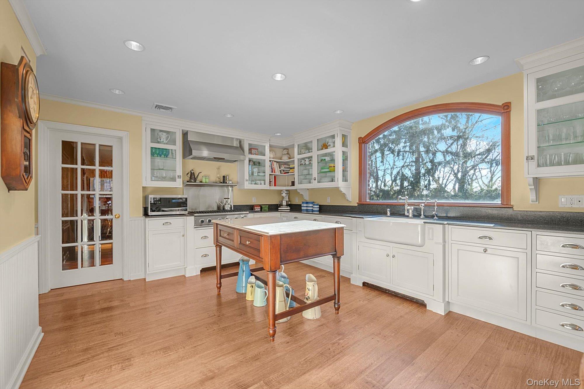 2 Chester Drive, Great Neck, NY 11021