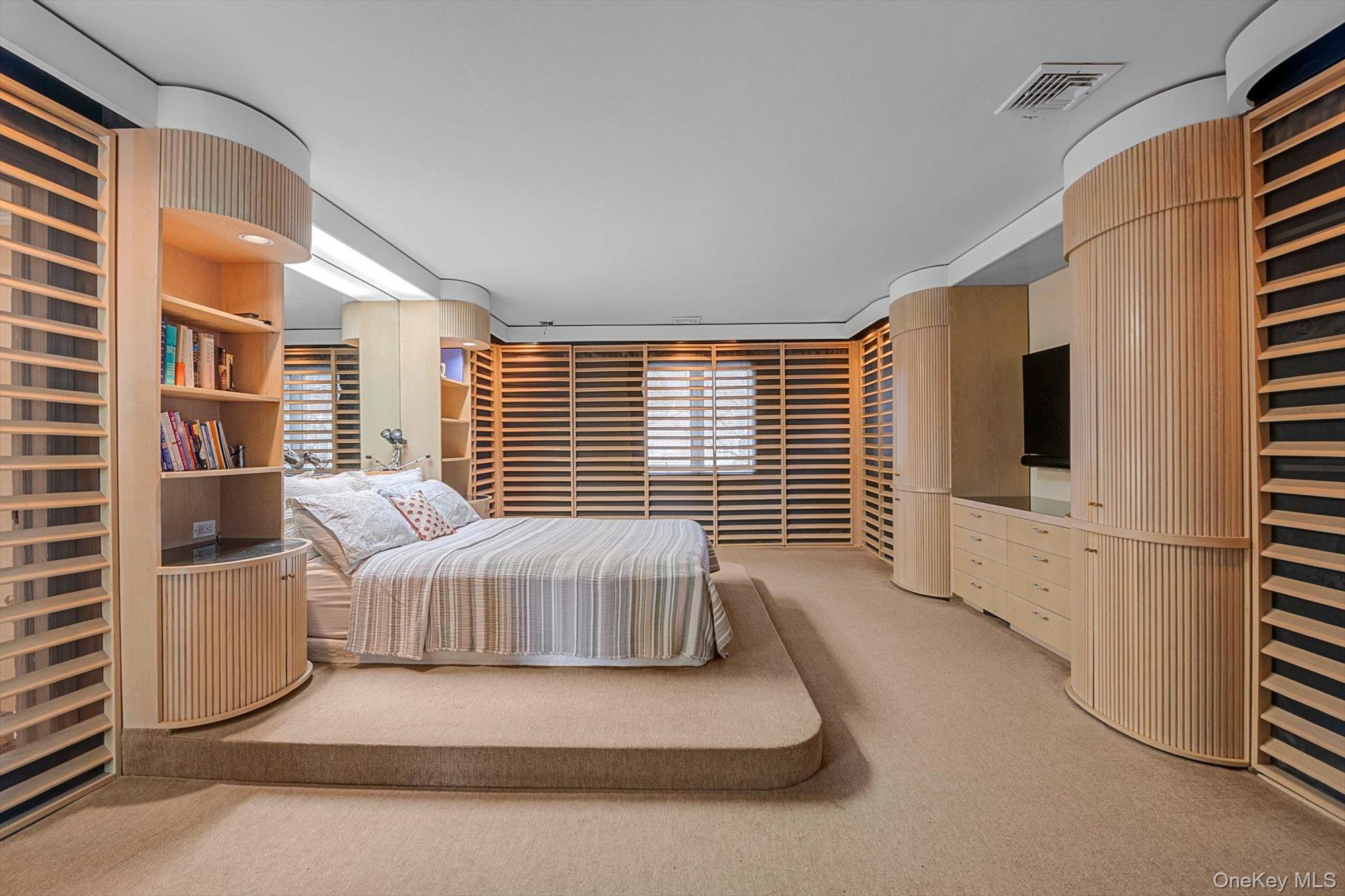 2 Chester Drive, Great Neck, NY 11021