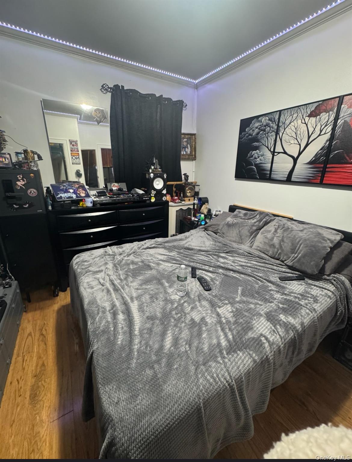 7027 68th Place, Glendale, NY 11385