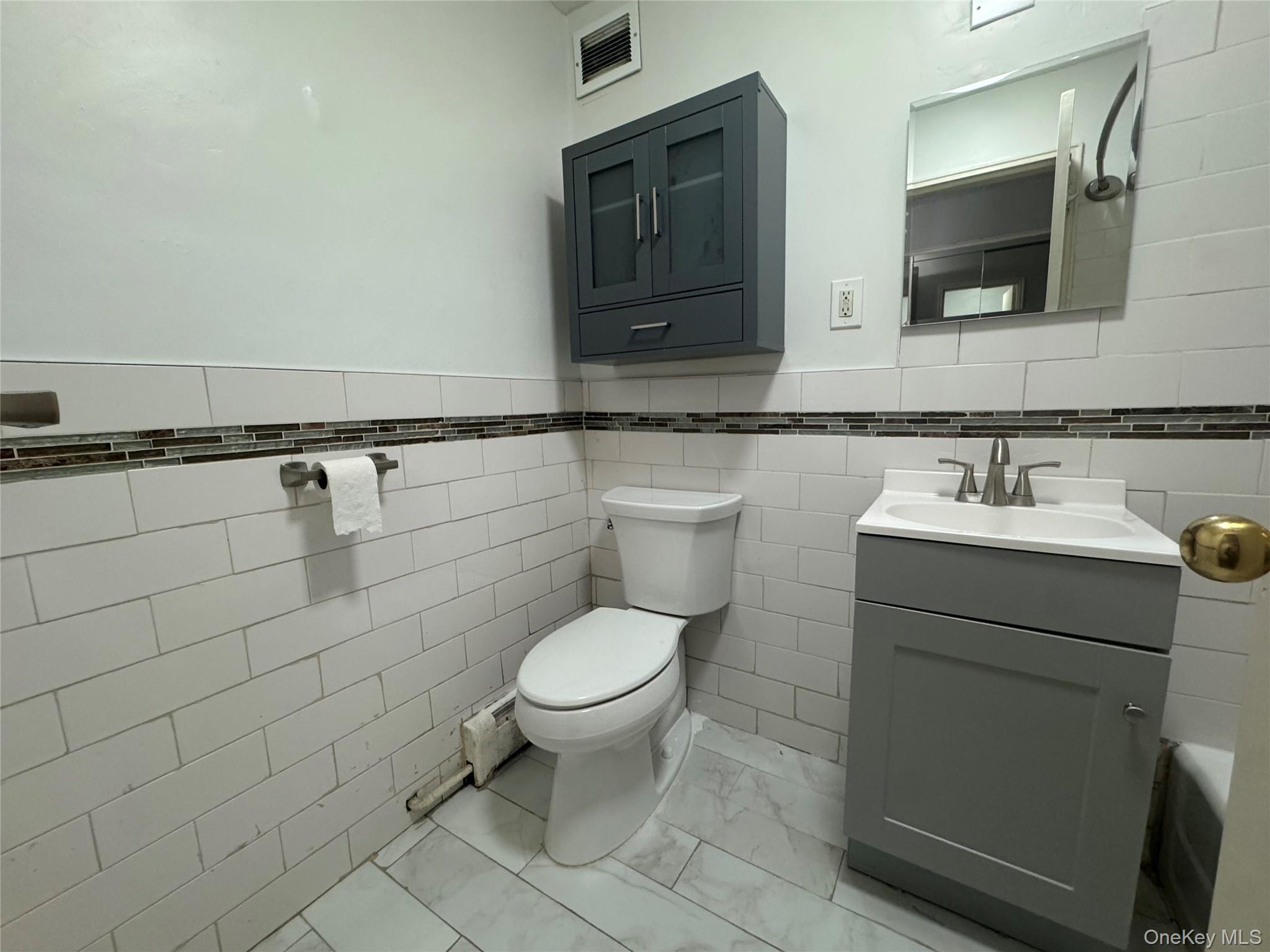 222 Smith Street # 3B, Freeport, NY 11520