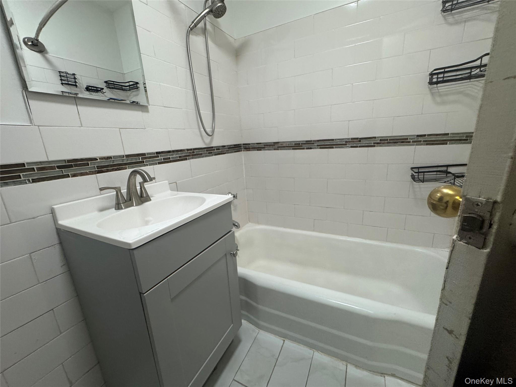 222 Smith Street # 3B, Freeport, NY 11520