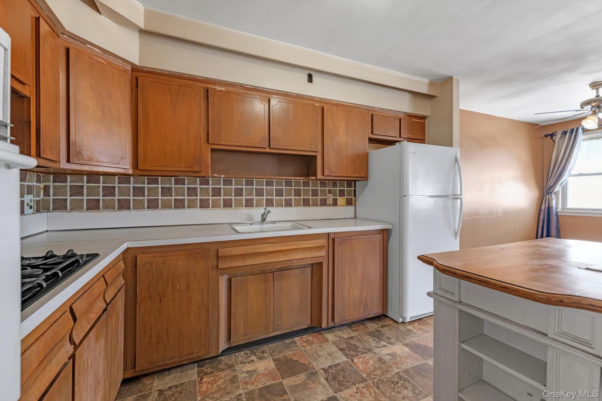 14464 25th Road, Flushing, NY 11354