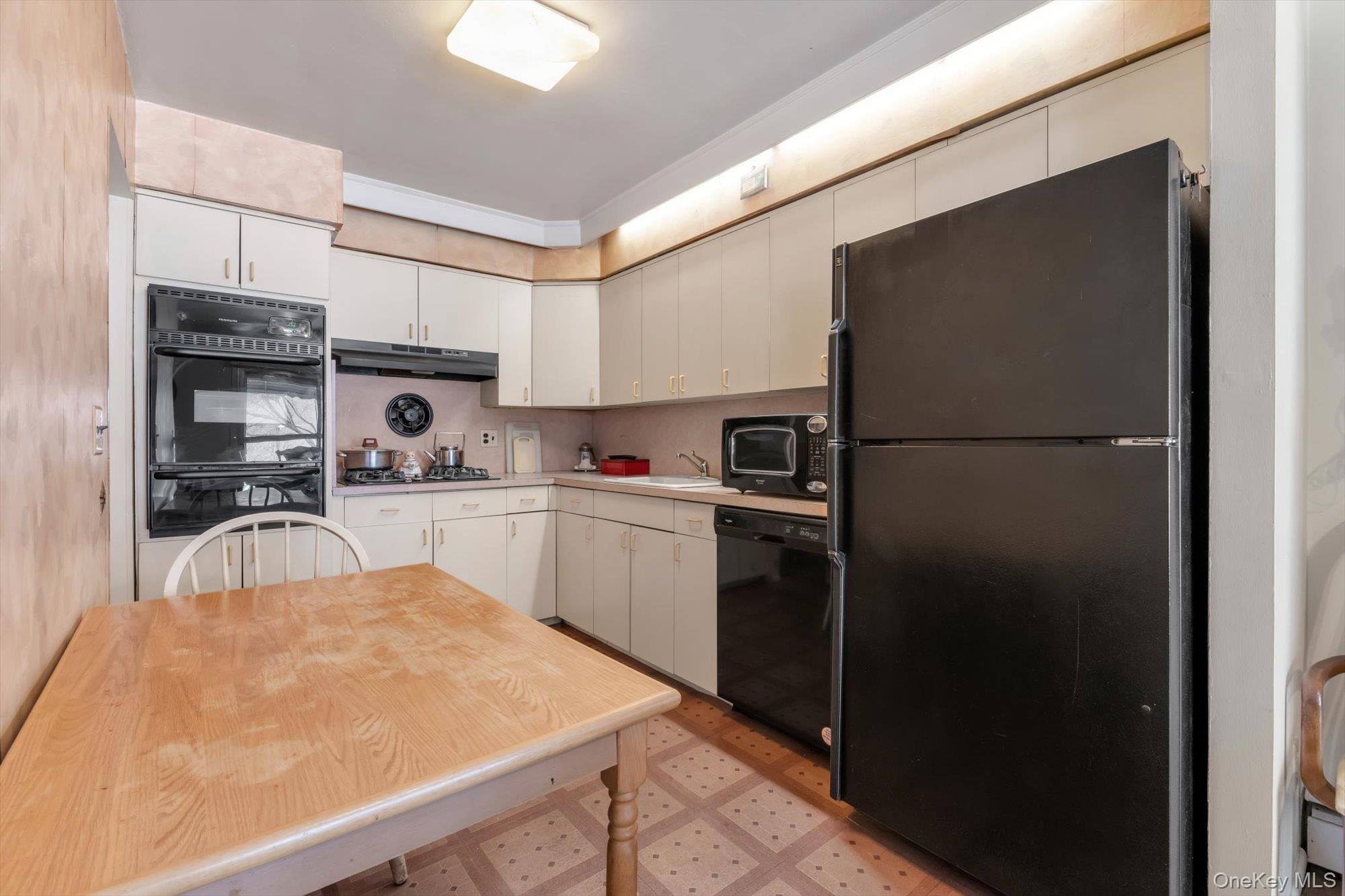 14464 25th Road, Flushing, NY 11354