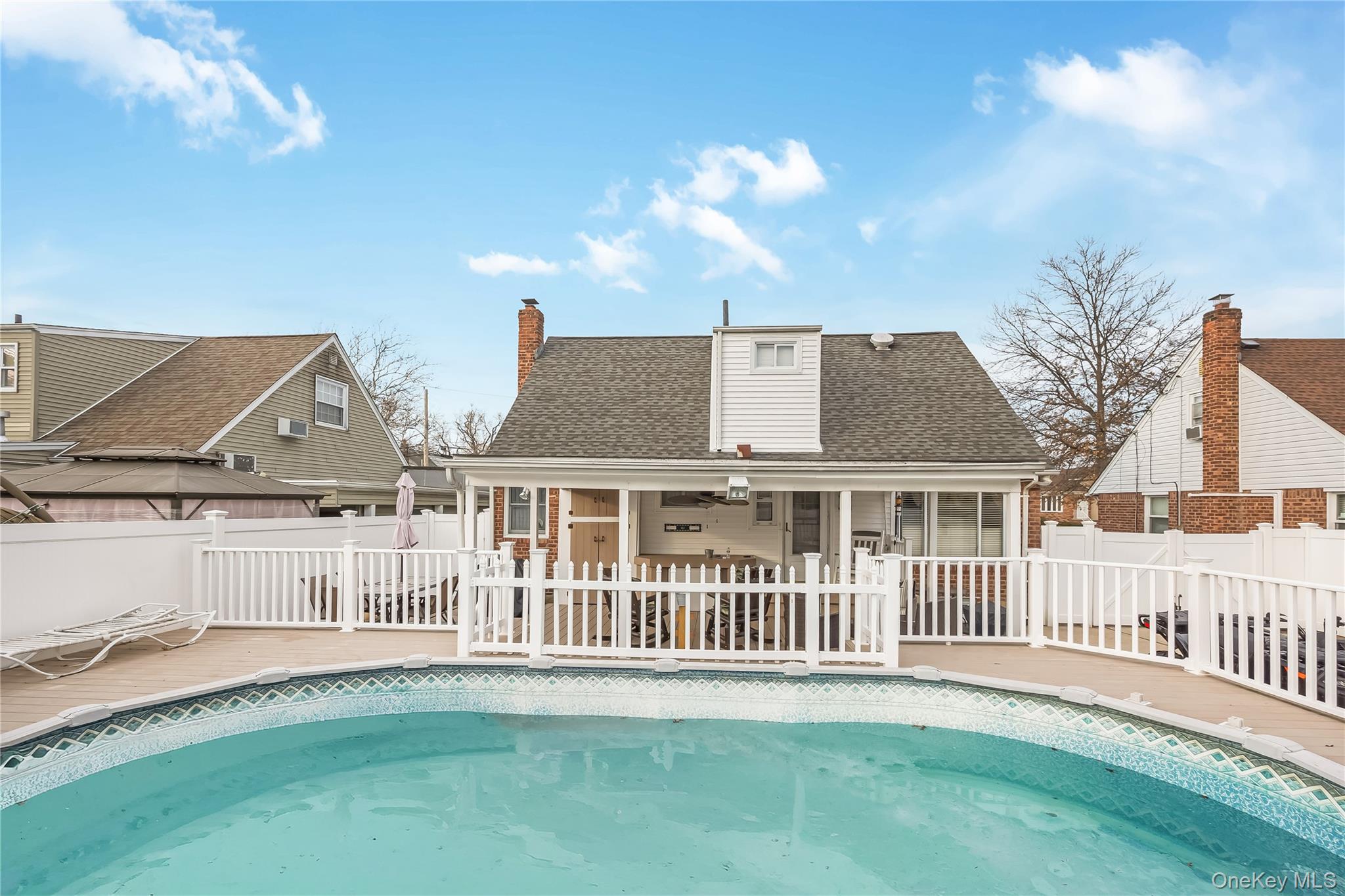 75 N Sloan Drive N, Valley Stream, NY 11580