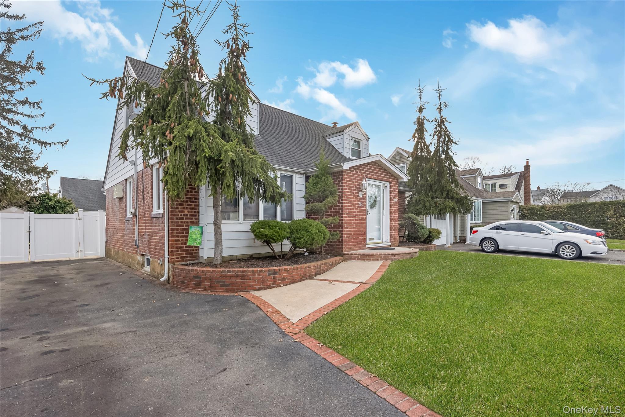 75 N Sloan Drive N, Valley Stream, NY 11580