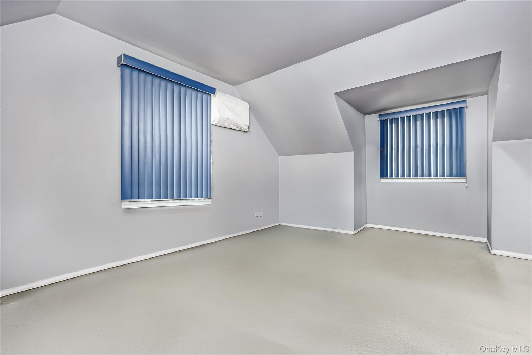 75 N Sloan Drive N, Valley Stream, NY 11580