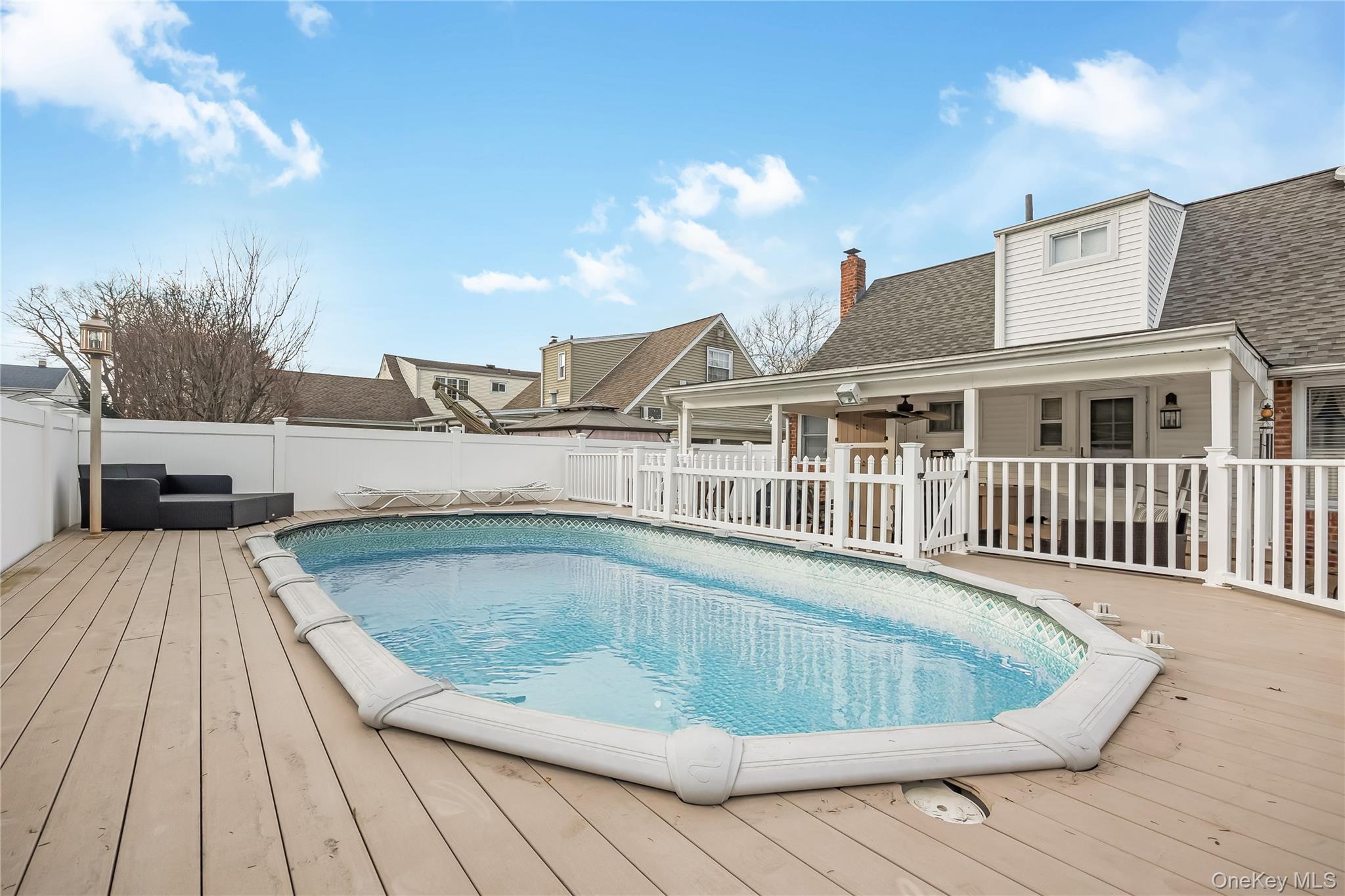 75 N Sloan Drive N, Valley Stream, NY 11580