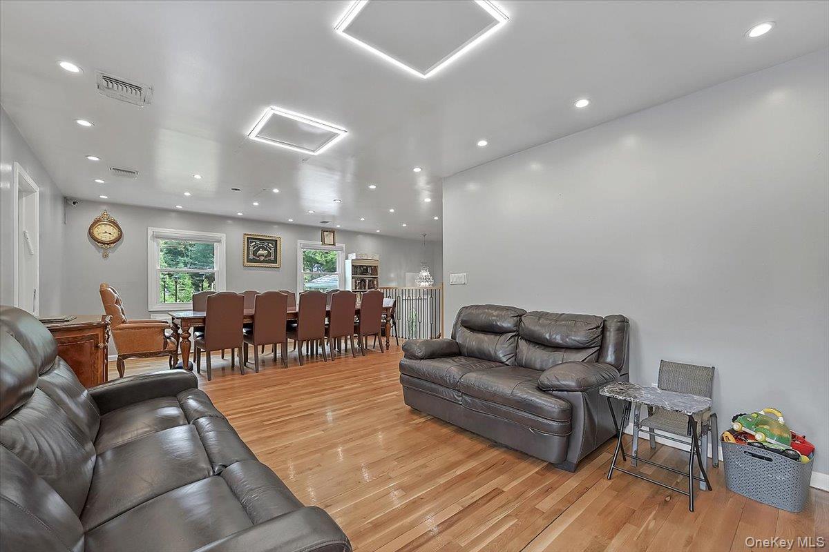 43 Freeland Street, Monroe, NY 10950