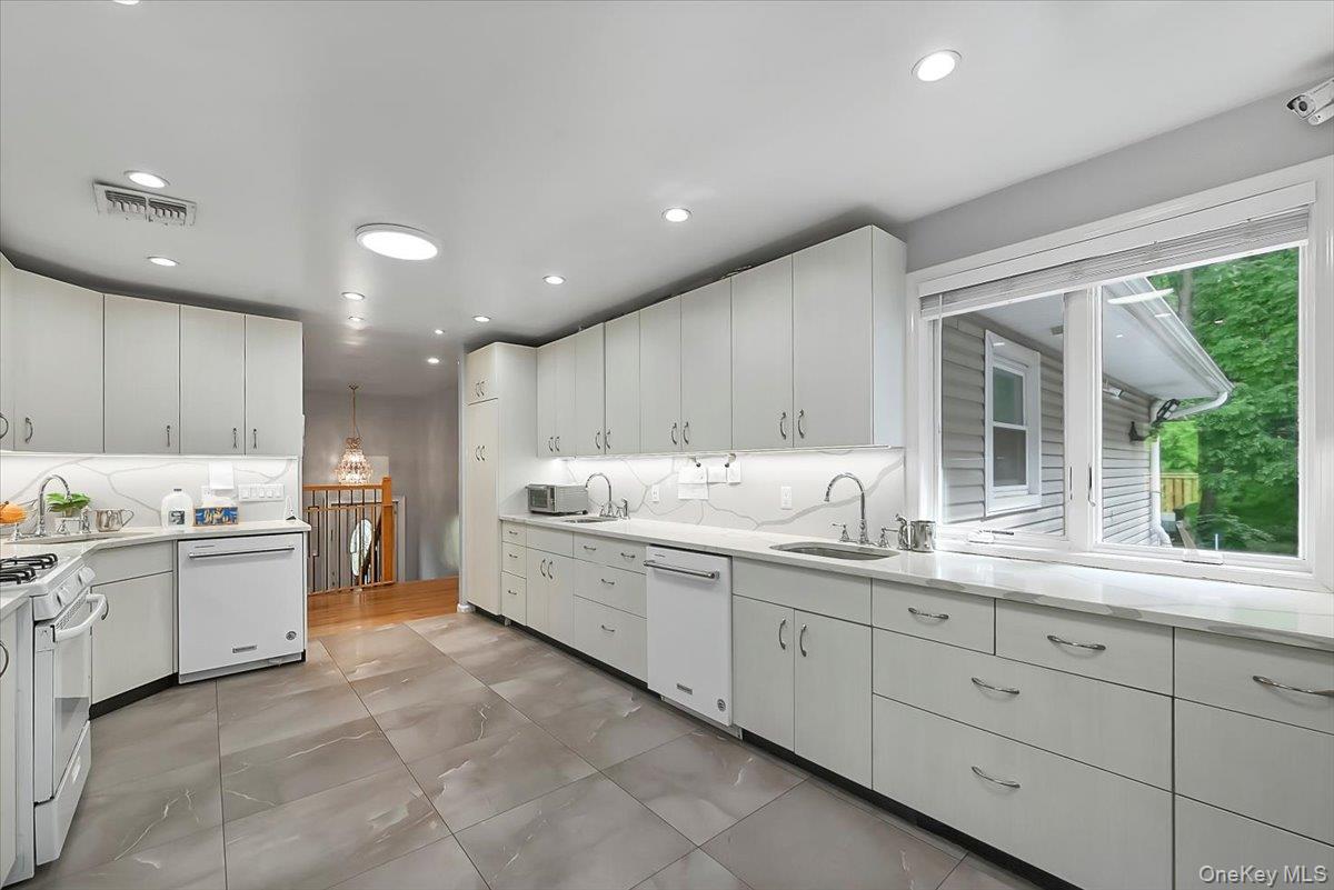 43 Freeland Street, Monroe, NY 10950