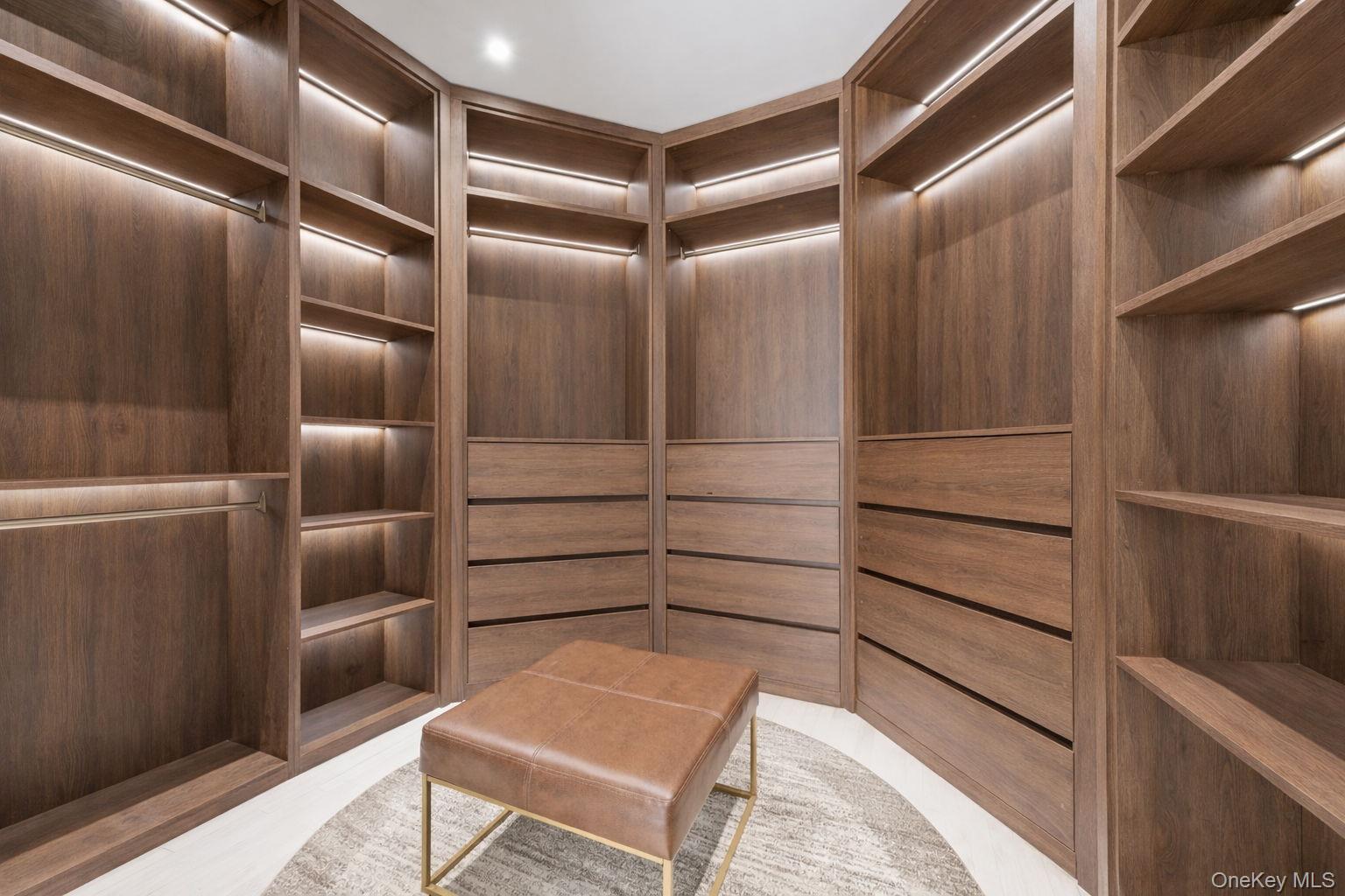 31 Chestnut Hill Drive, Upper Brookville, NY 11771