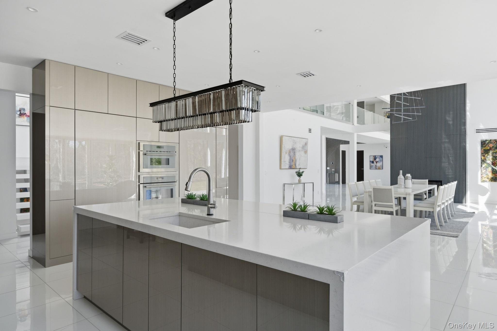 31 Chestnut Hill Drive, Upper Brookville, NY 11771