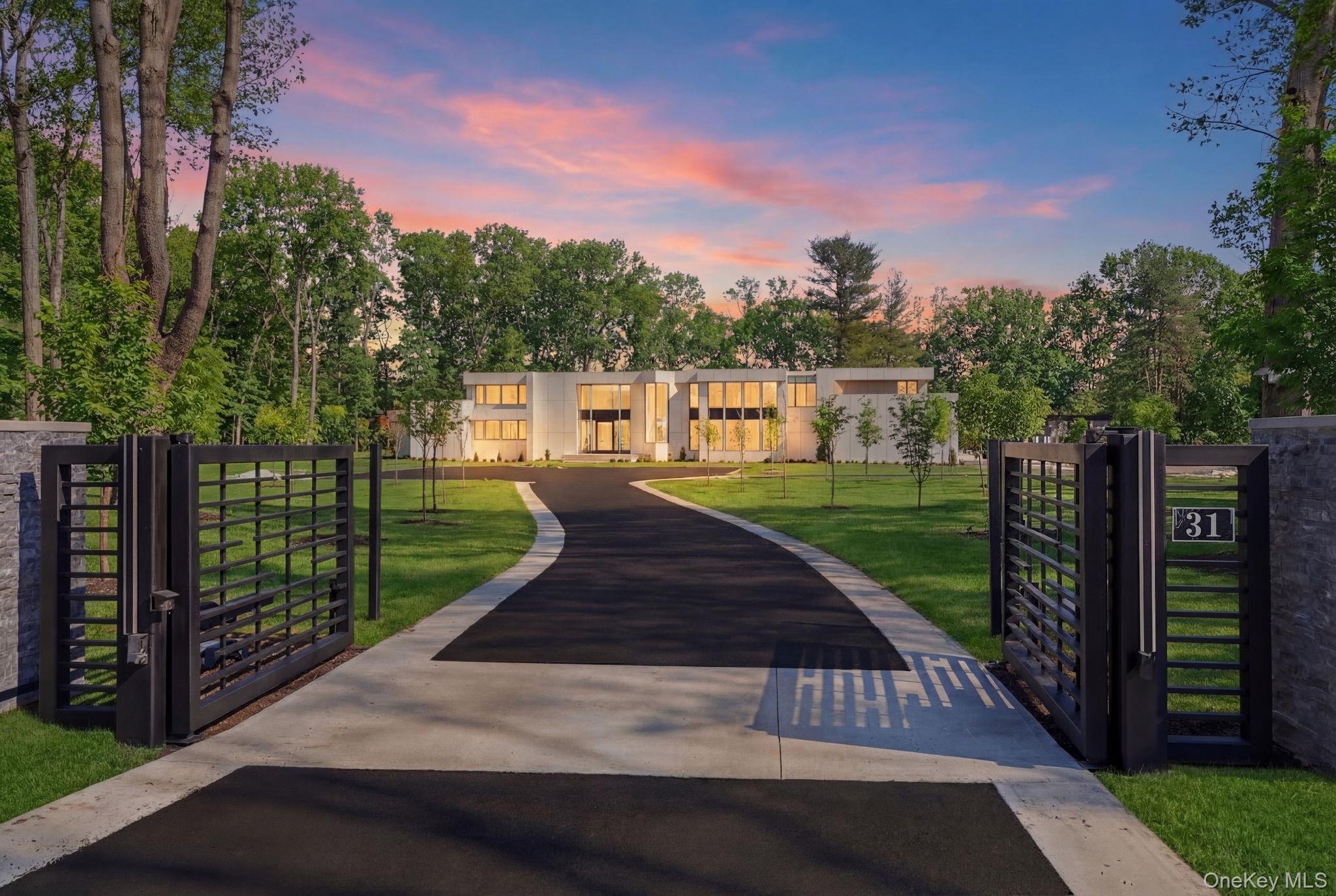 31 Chestnut Hill Drive, Upper Brookville, NY 11771