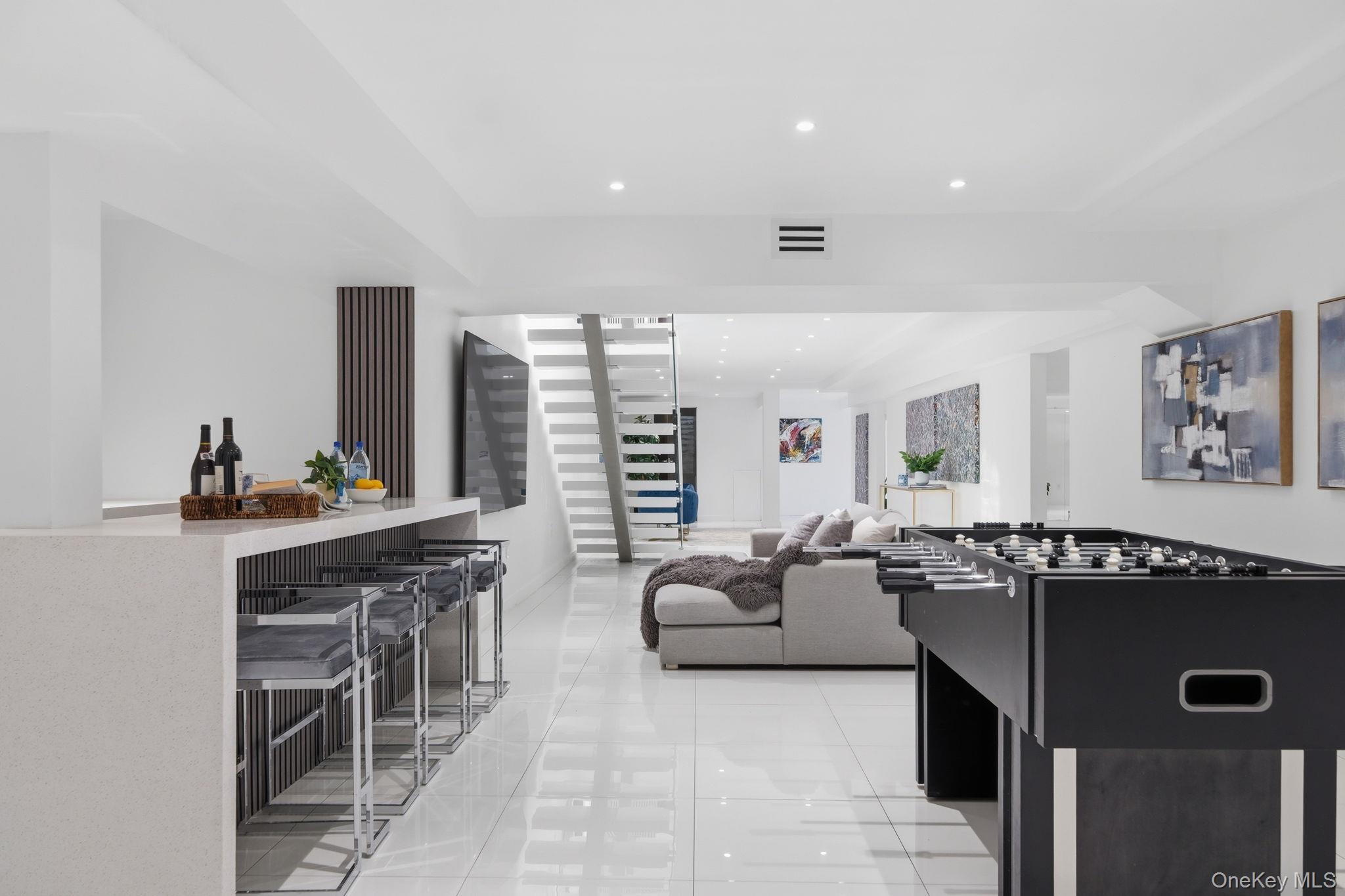 31 Chestnut Hill Drive, Upper Brookville, NY 11771