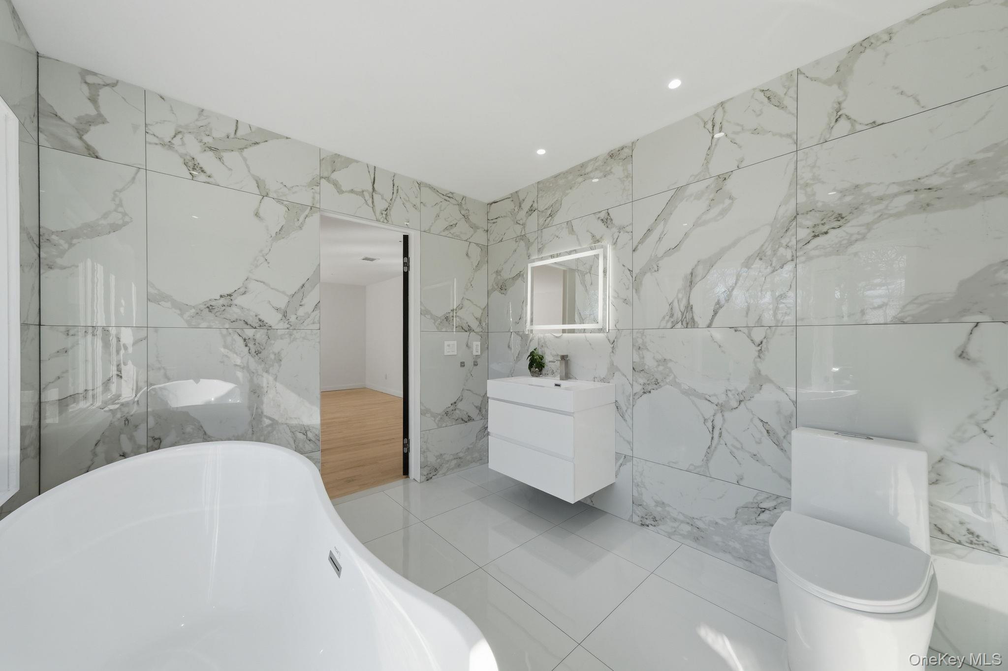 31 Chestnut Hill Drive, Upper Brookville, NY 11771