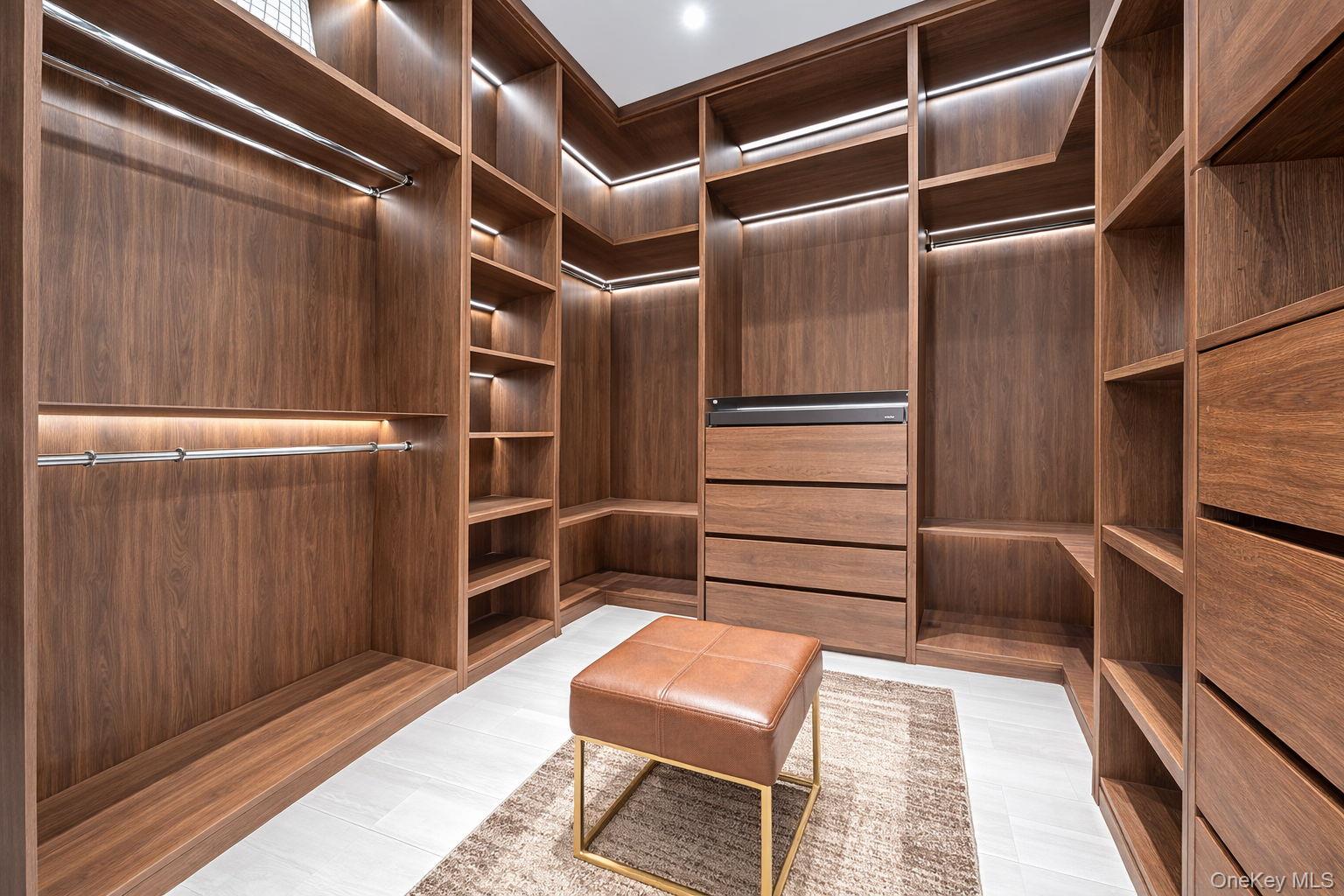 31 Chestnut Hill Drive, Upper Brookville, NY 11771