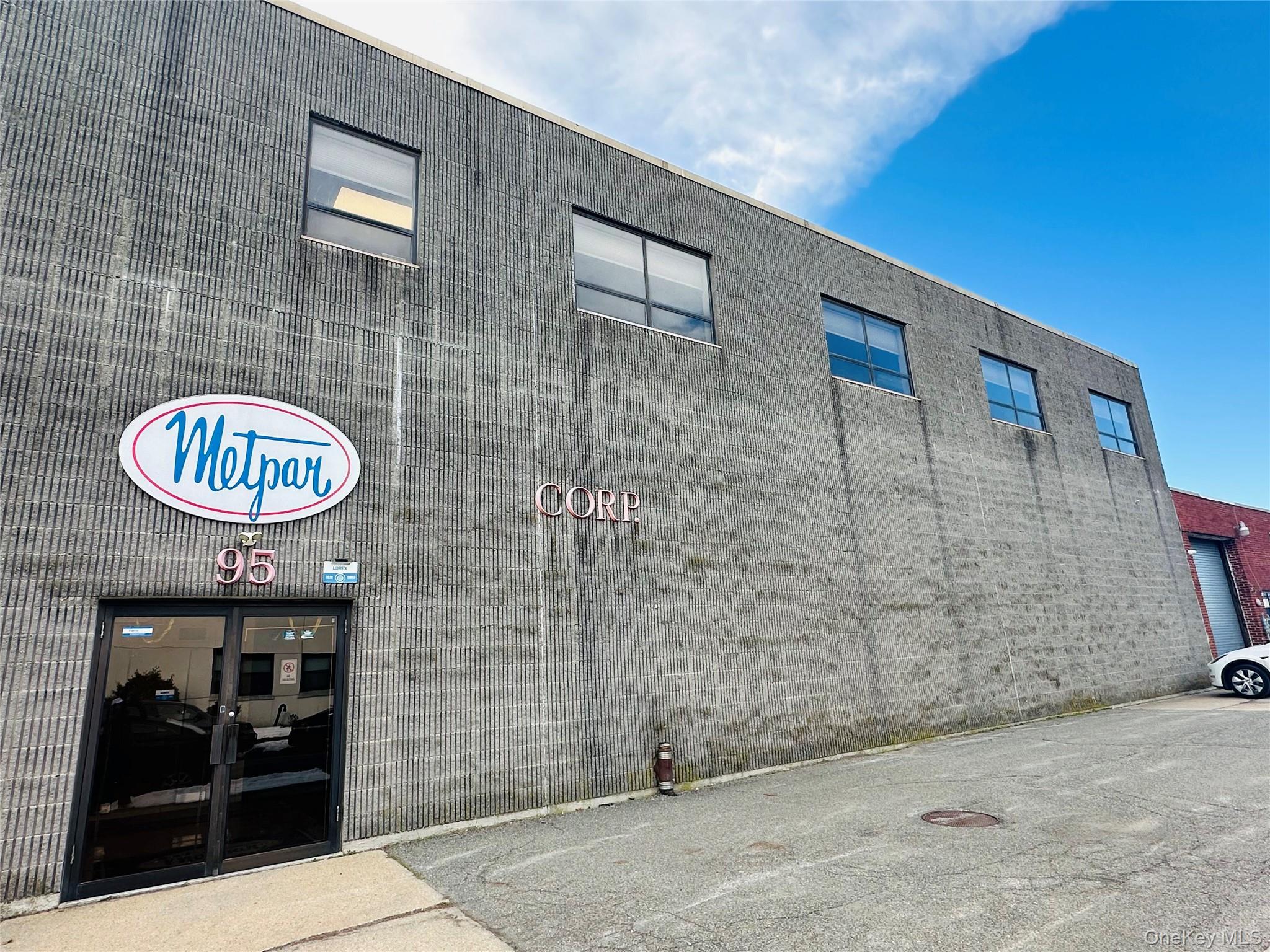 95 State Street, Westbury, NY 11590