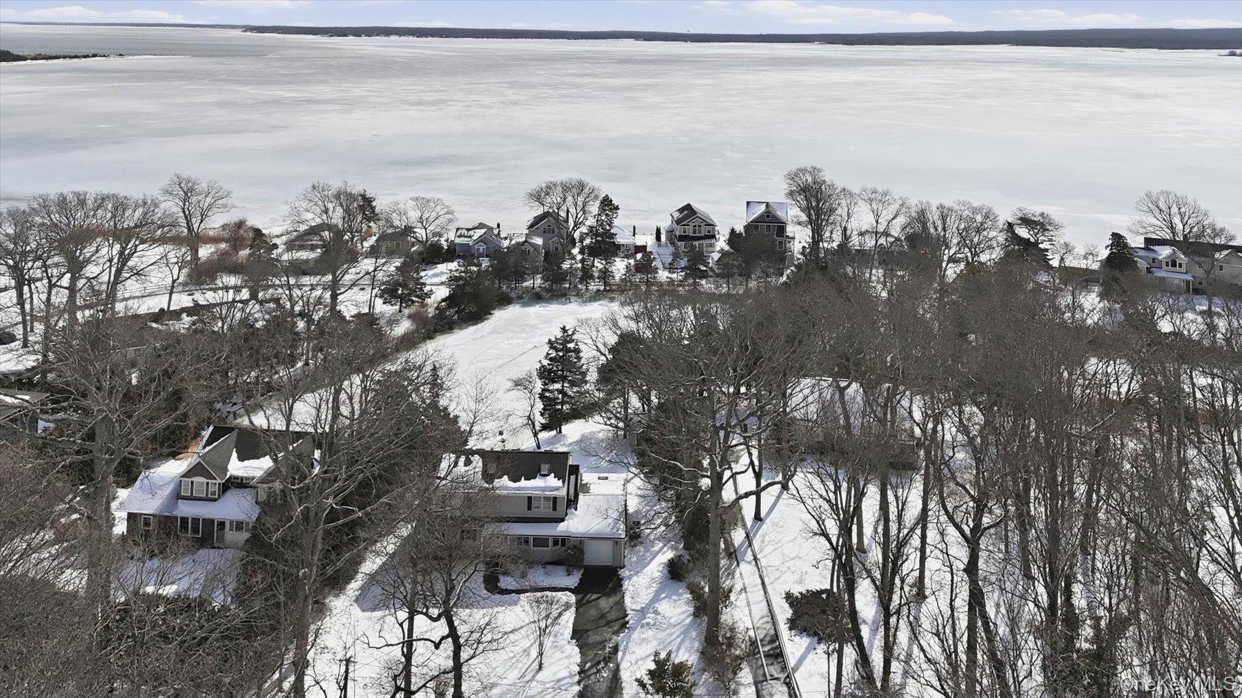 55 Leafy Way, Aquebogue, NY 11931