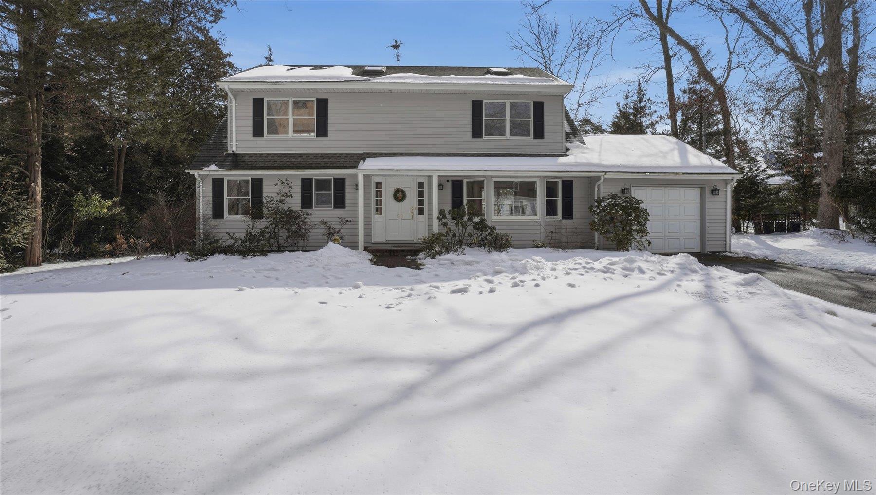 55 Leafy Way, Aquebogue, NY 11931