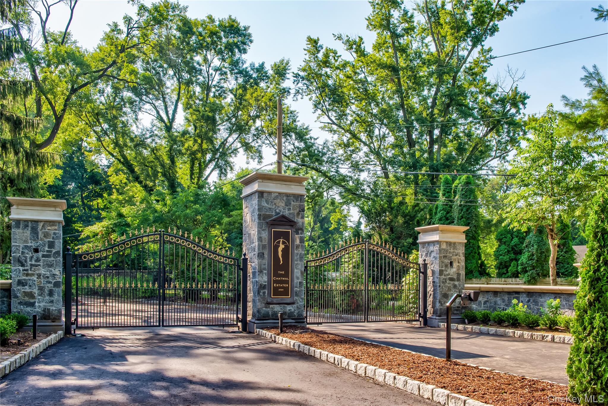 170 Hegemans Lane, Old Brookville, NY 11545