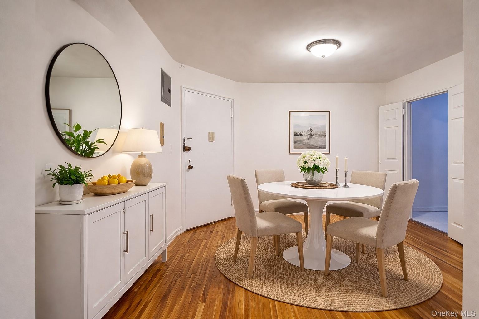 100-25 Queens Blvd, Forest Hills, NY 11375