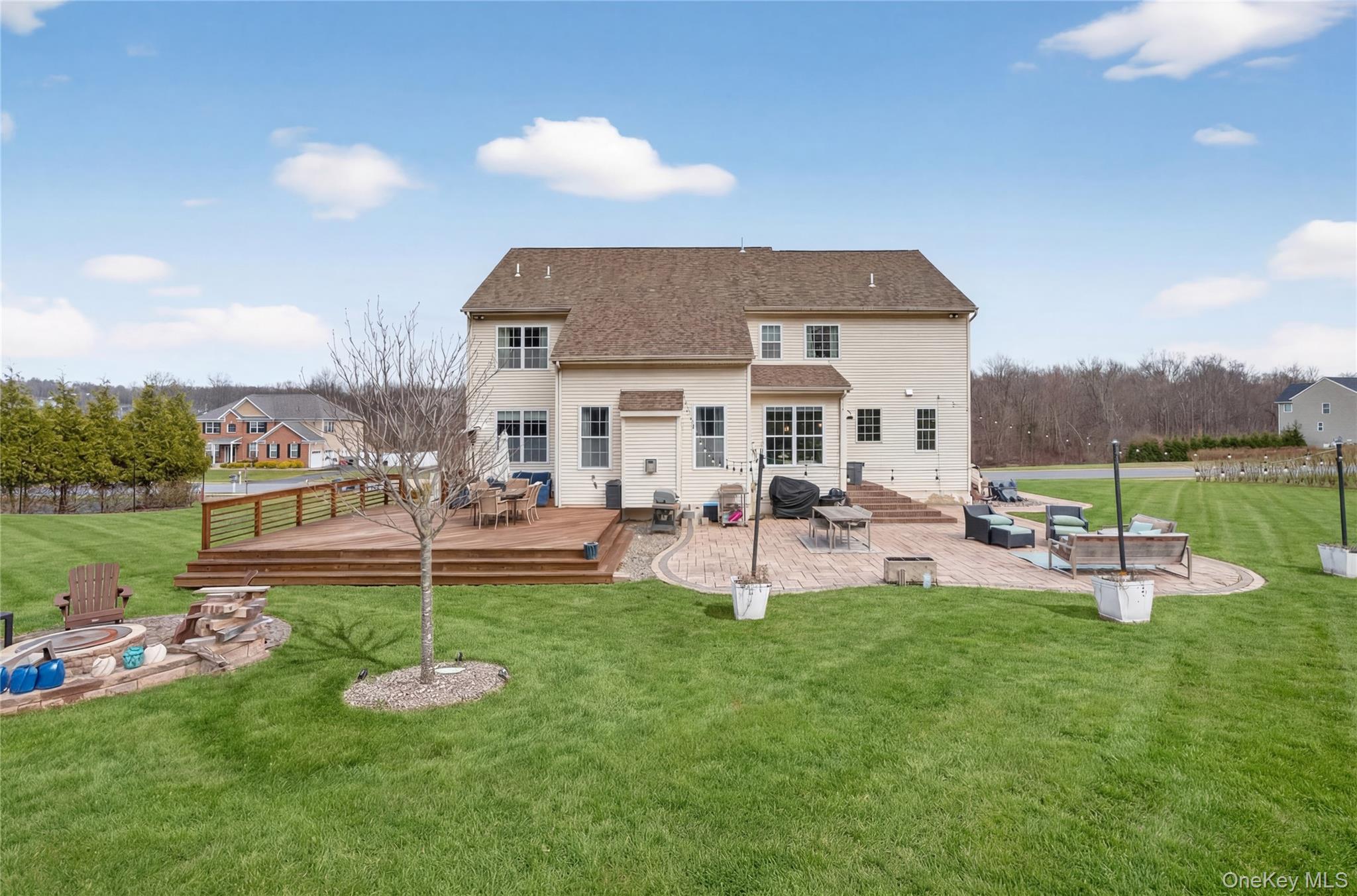 75 Luthien Forest Road, Rock Tavern, NY 12575