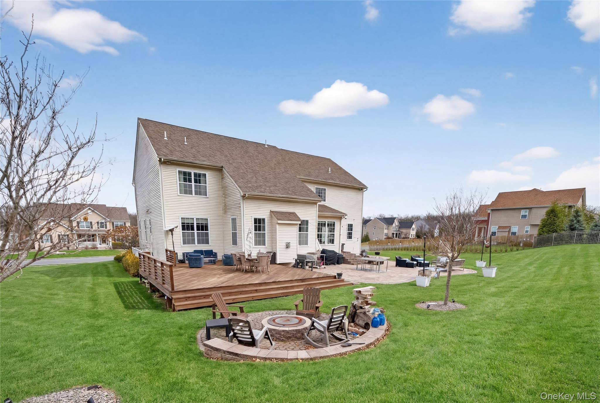 75 Luthien Forest Road, Rock Tavern, NY 12575