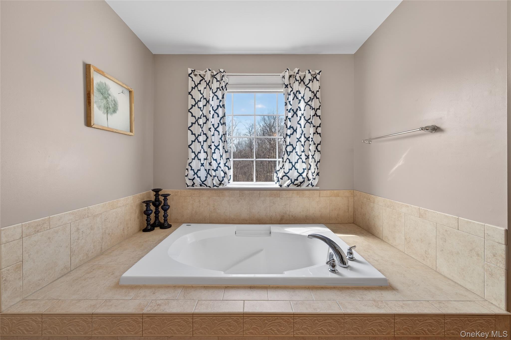 75 Luthien Forest Road, Rock Tavern, NY 12575