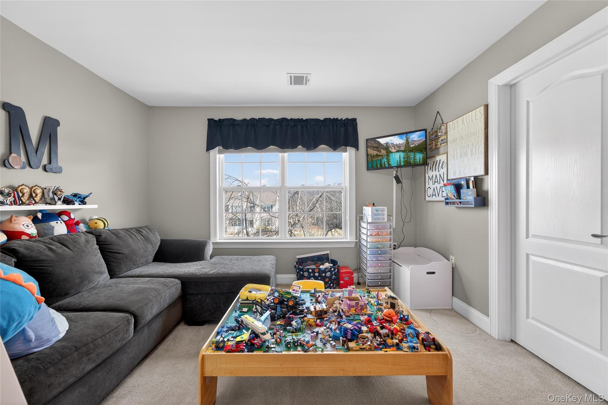 75 Luthien Forest Road, Rock Tavern, NY 12575