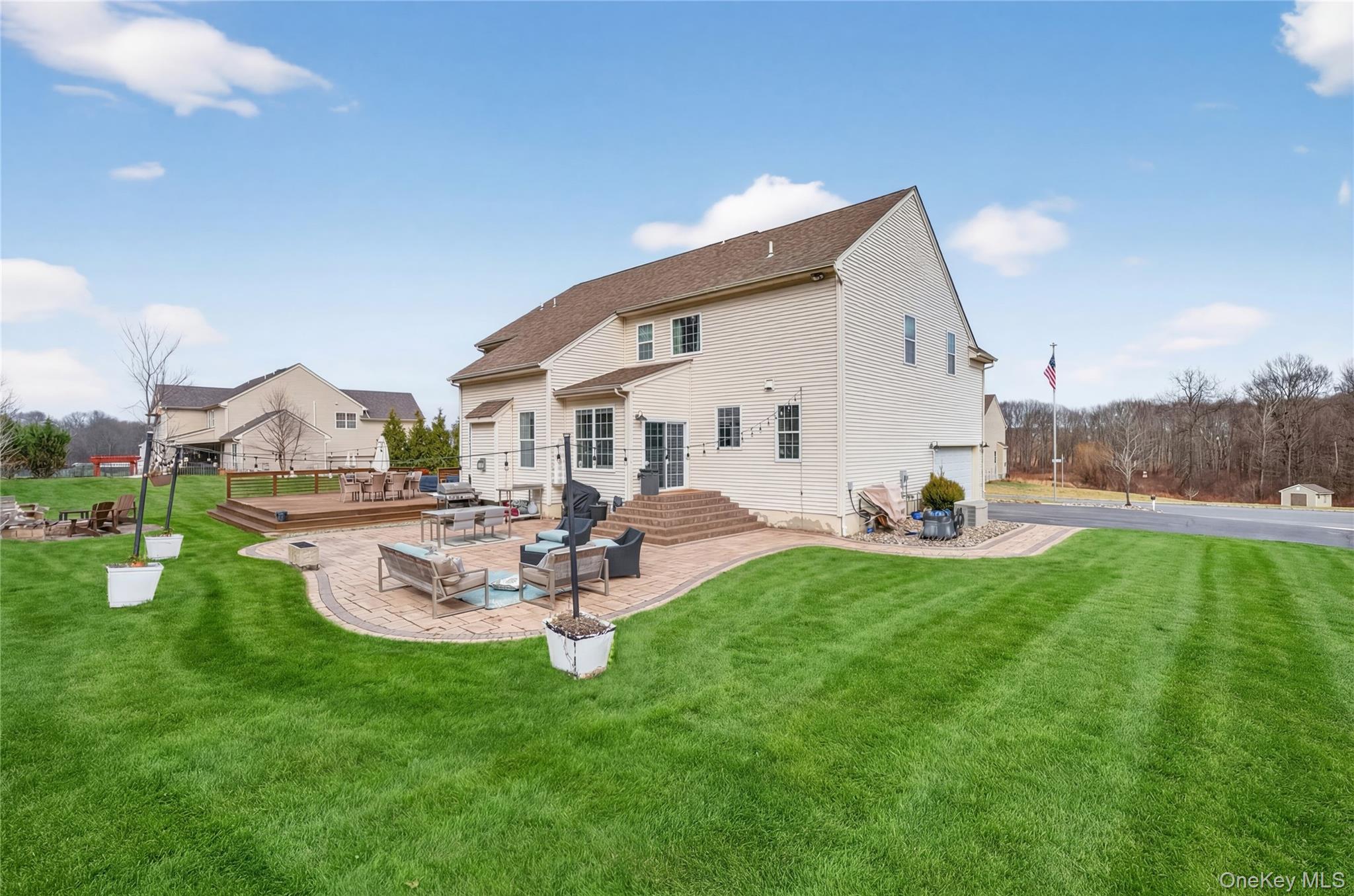 75 Luthien Forest Road, Rock Tavern, NY 12575