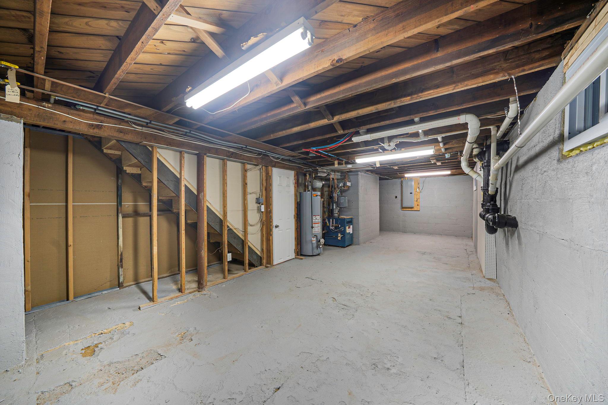 8 Florence Court, Huntington Station, NY 11746