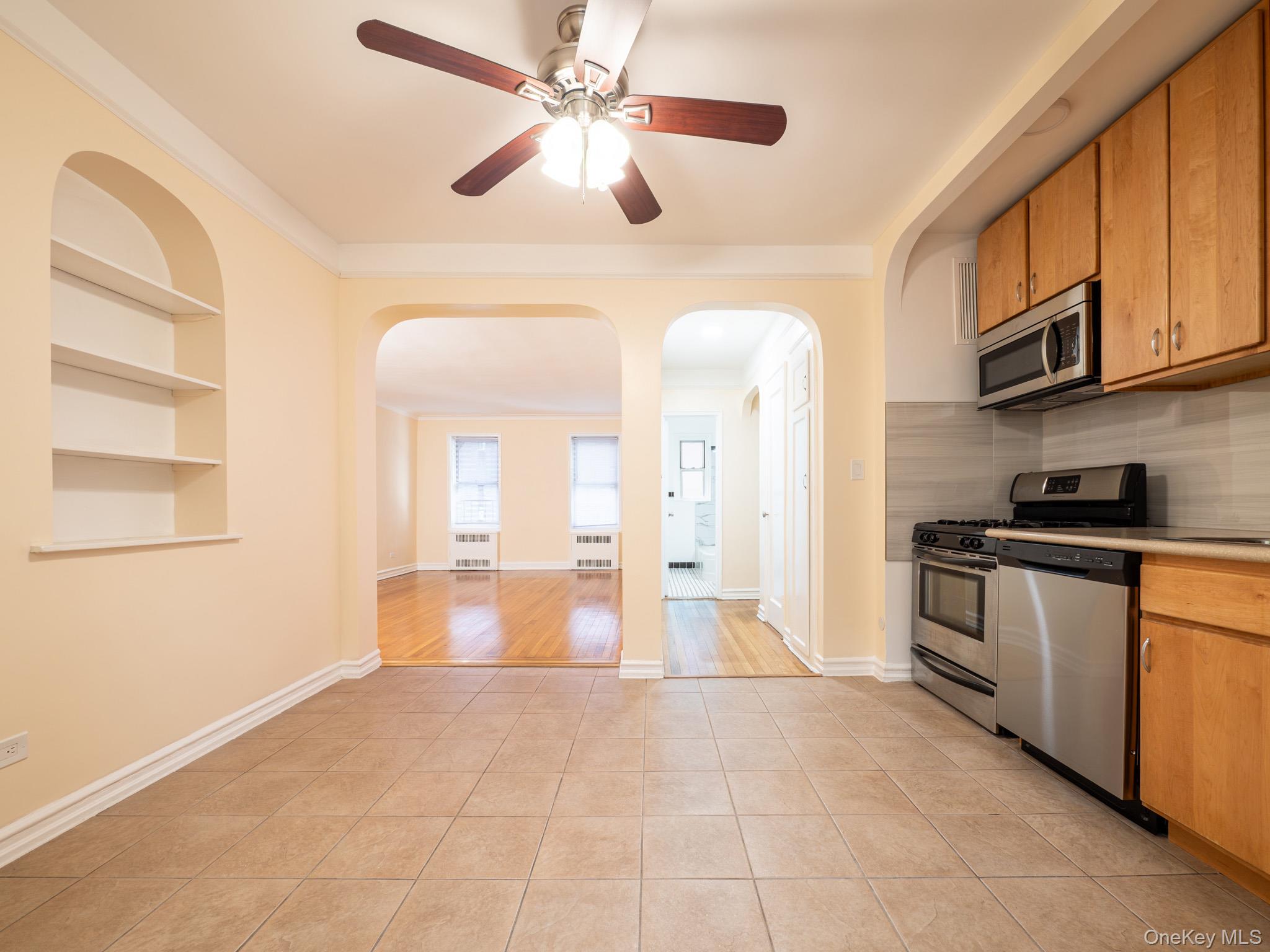 64-85 Saunders Street # A9, Rego Park, NY 11375