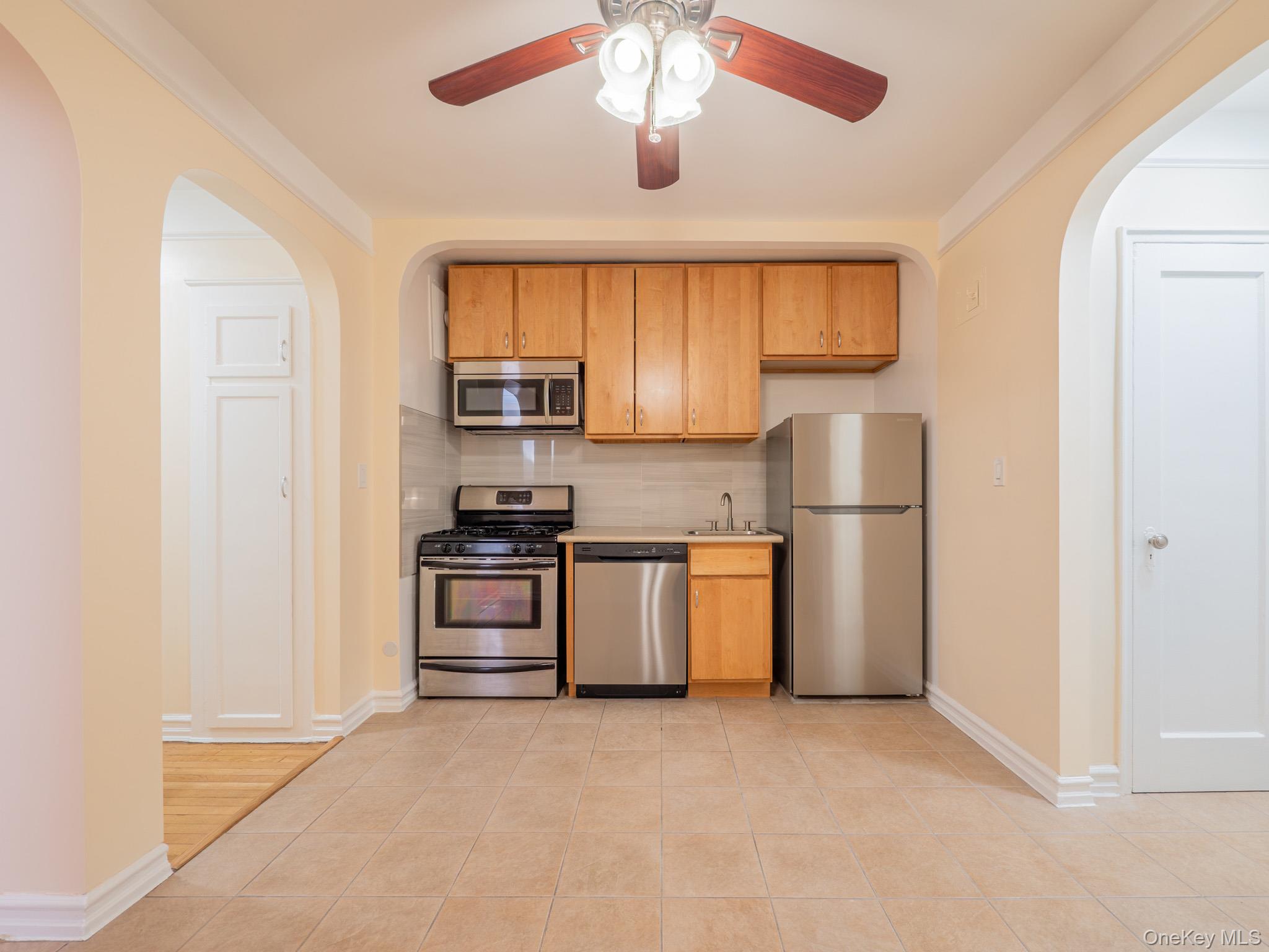 64-85 Saunders Street # A9, Rego Park, NY 11375