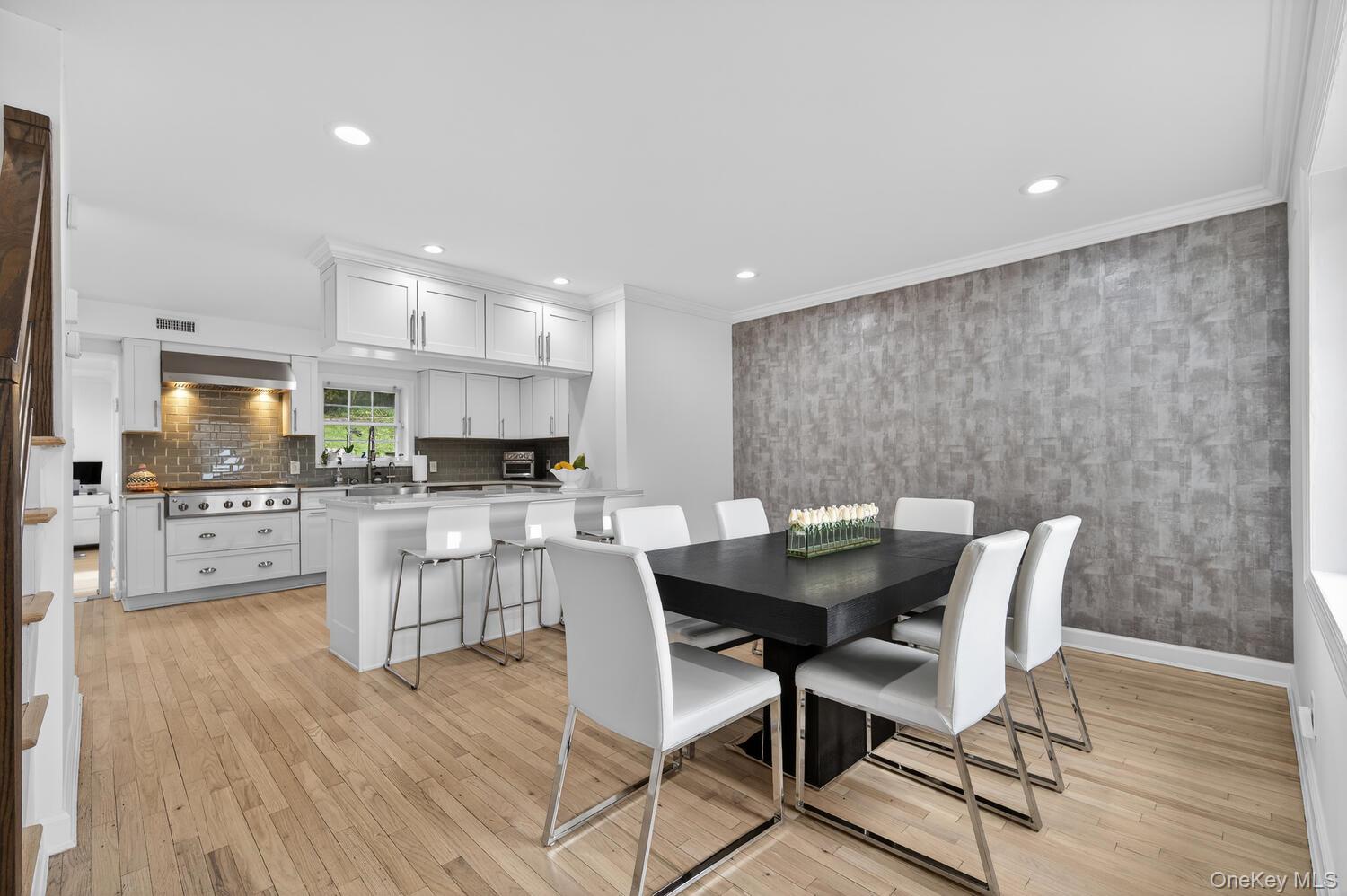 65 Circle Drive, Roslyn Heights, NY 11577