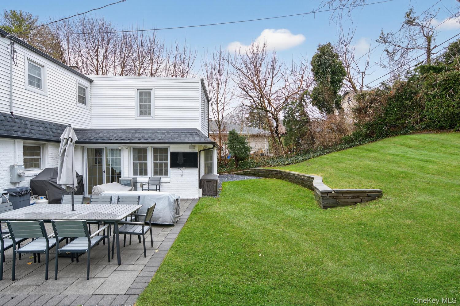 65 Circle Drive, Roslyn Heights, NY 11577