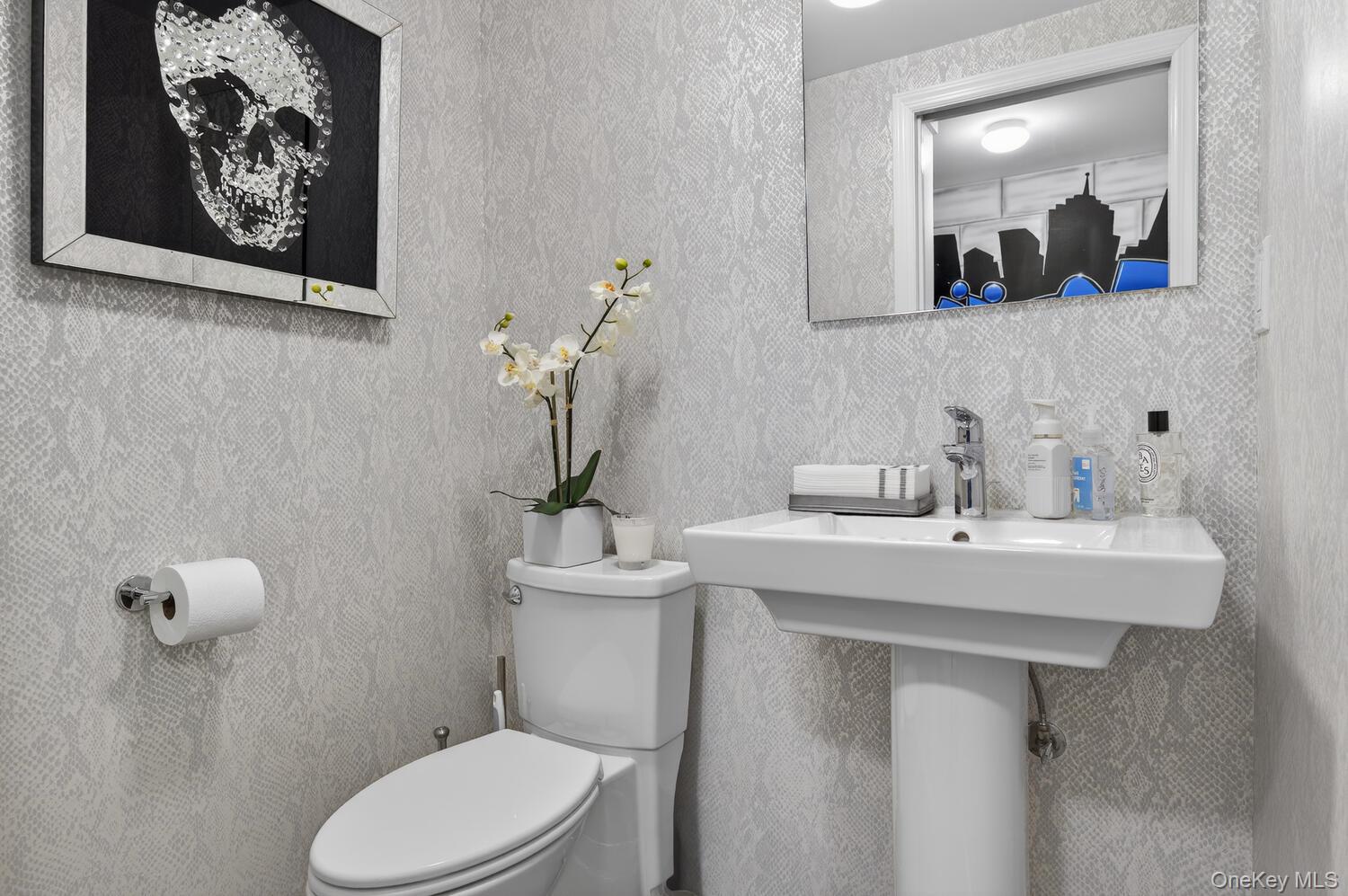 65 Circle Drive, Roslyn Heights, NY 11577