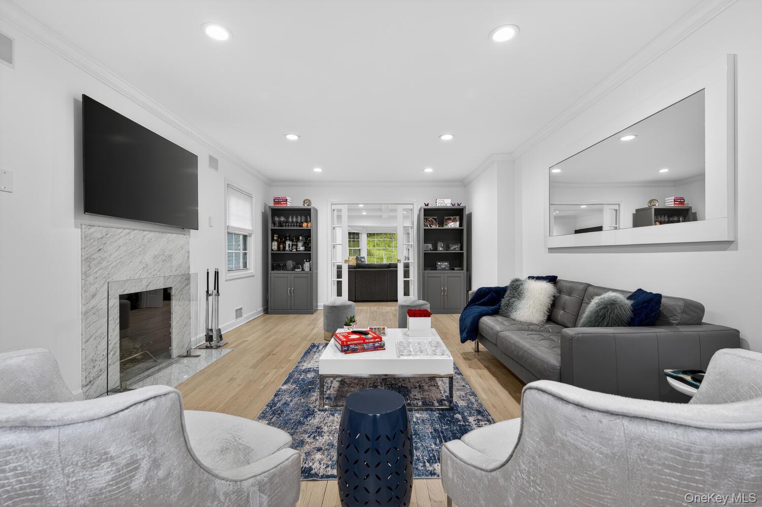 65 Circle Drive, Roslyn Heights, NY 11577