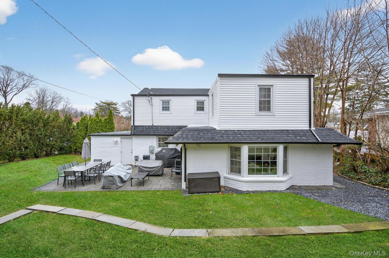 65 Circle Drive, Roslyn Heights, NY 11577