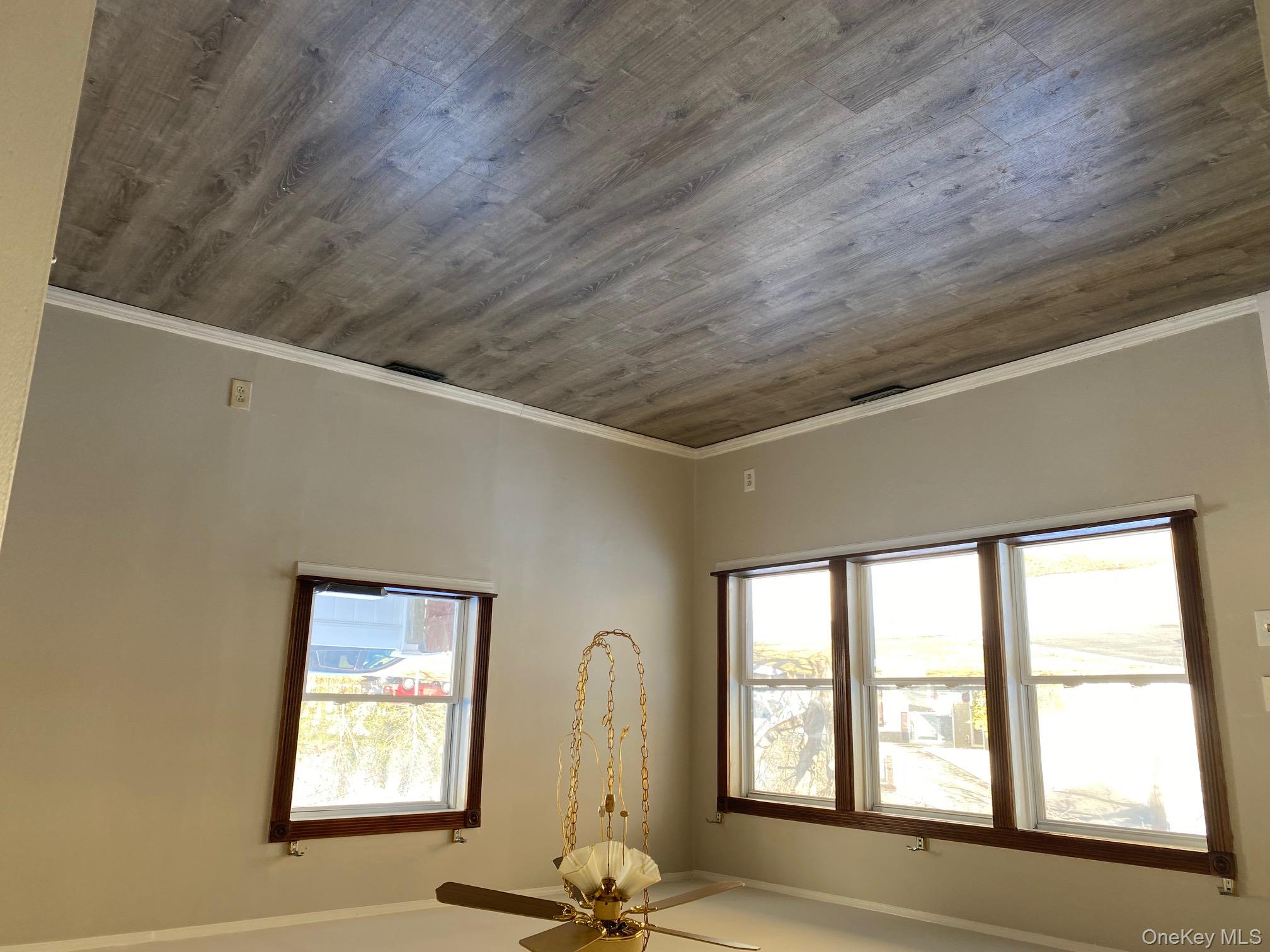 9 Beechwood Drive, Shirley, NY 11967