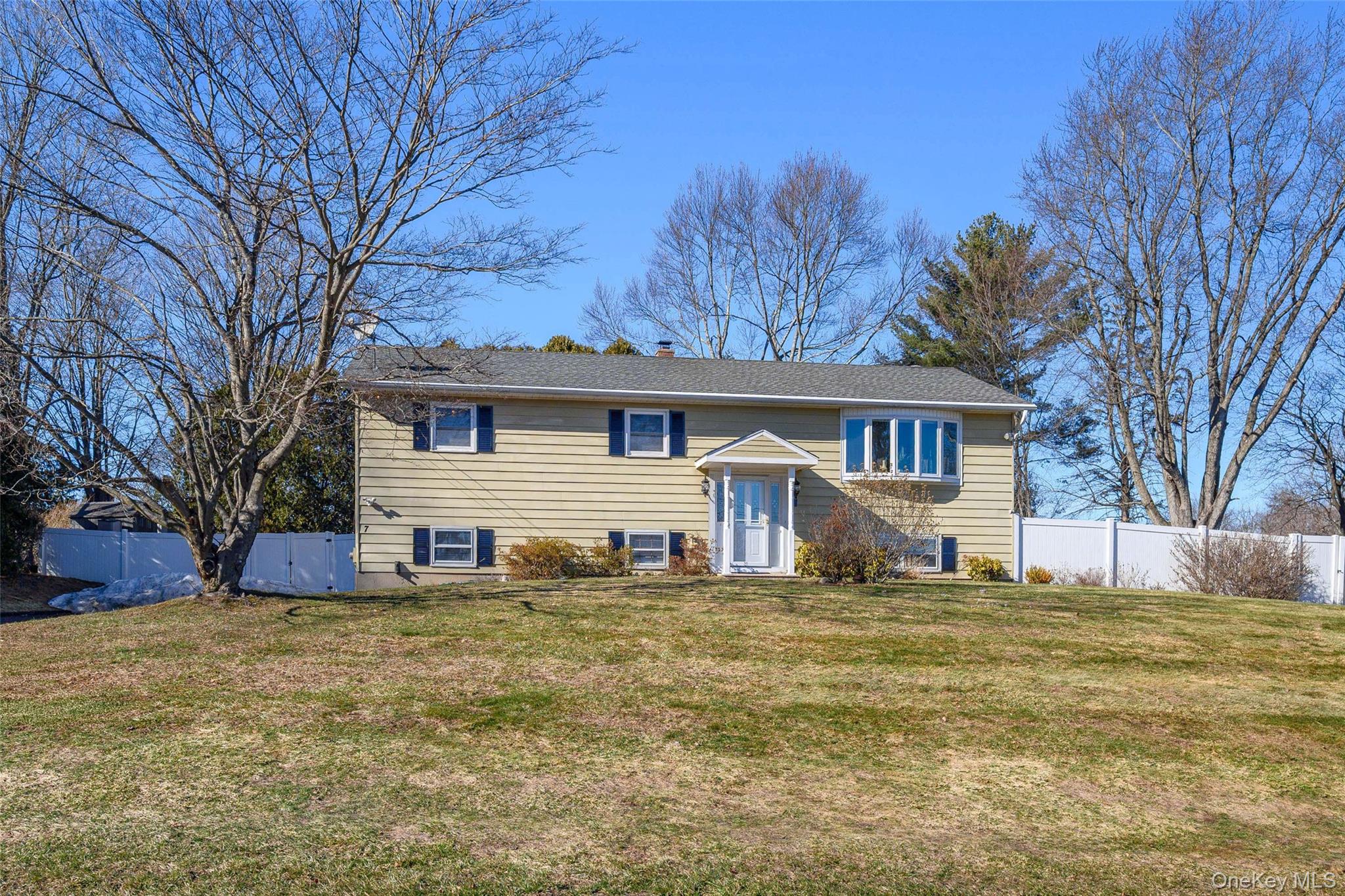 7 Bittersweet Dr, Danbury, Call Listing Agent, CT 06811