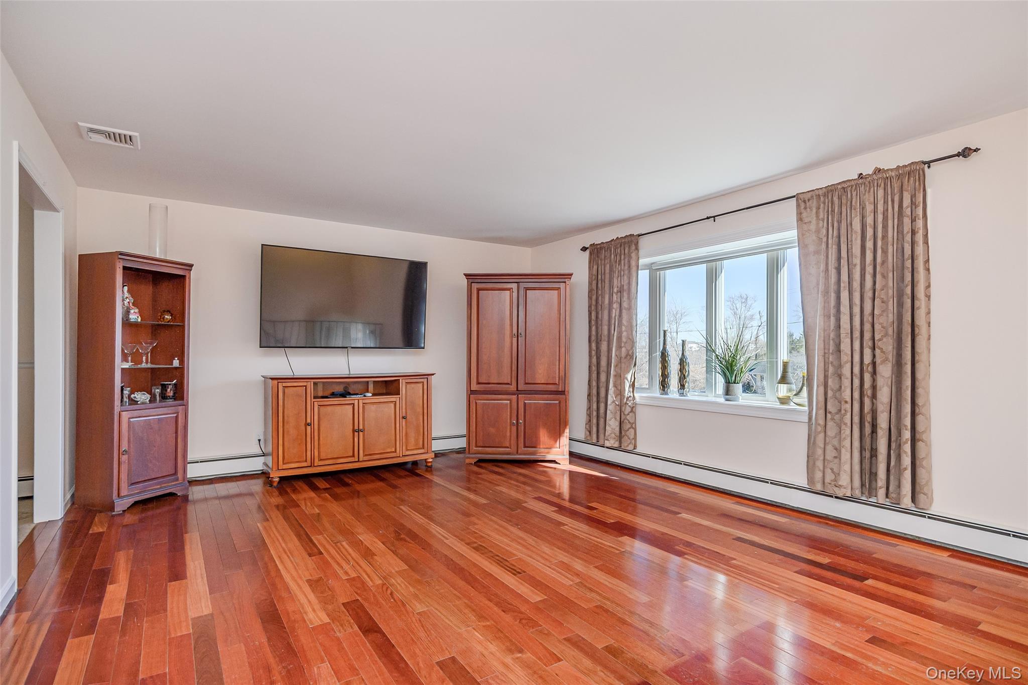 7 Bittersweet Dr, Danbury, Call Listing Agent, CT 06811