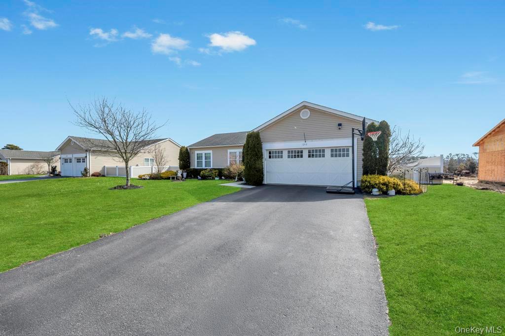 191 Flower Road, Shirley, NY 11967