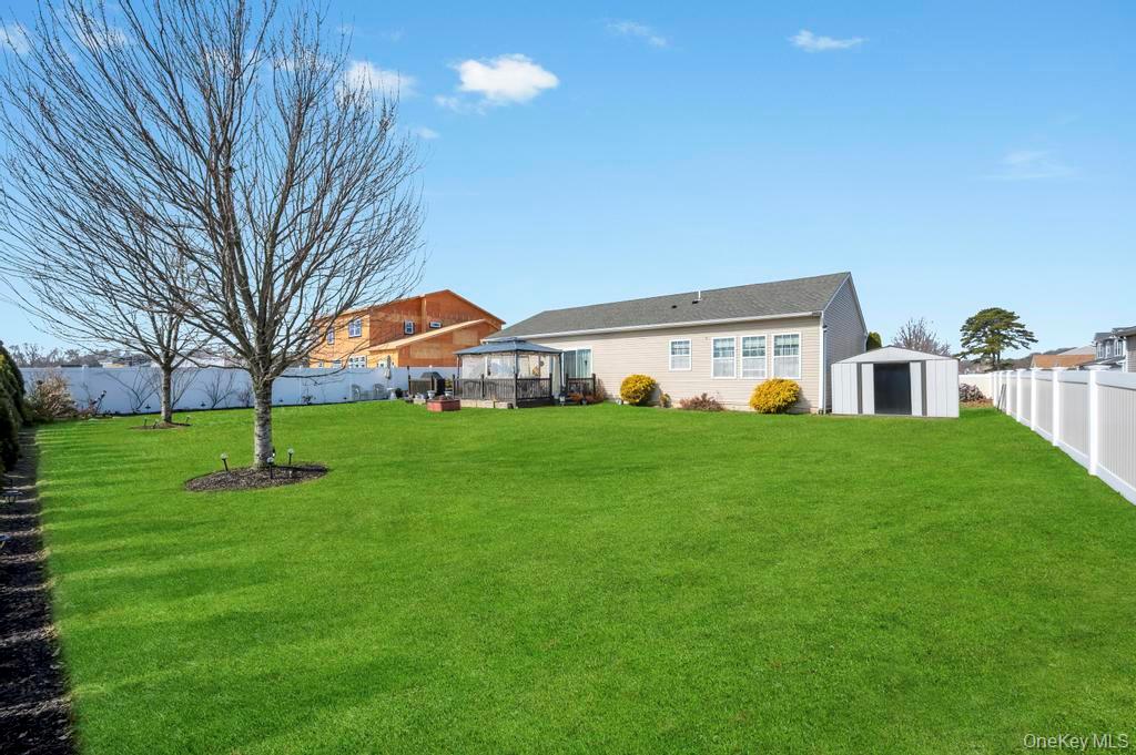 191 Flower Road, Shirley, NY 11967