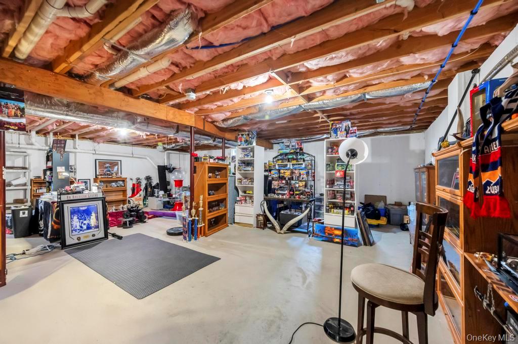 191 Flower Road, Shirley, NY 11967